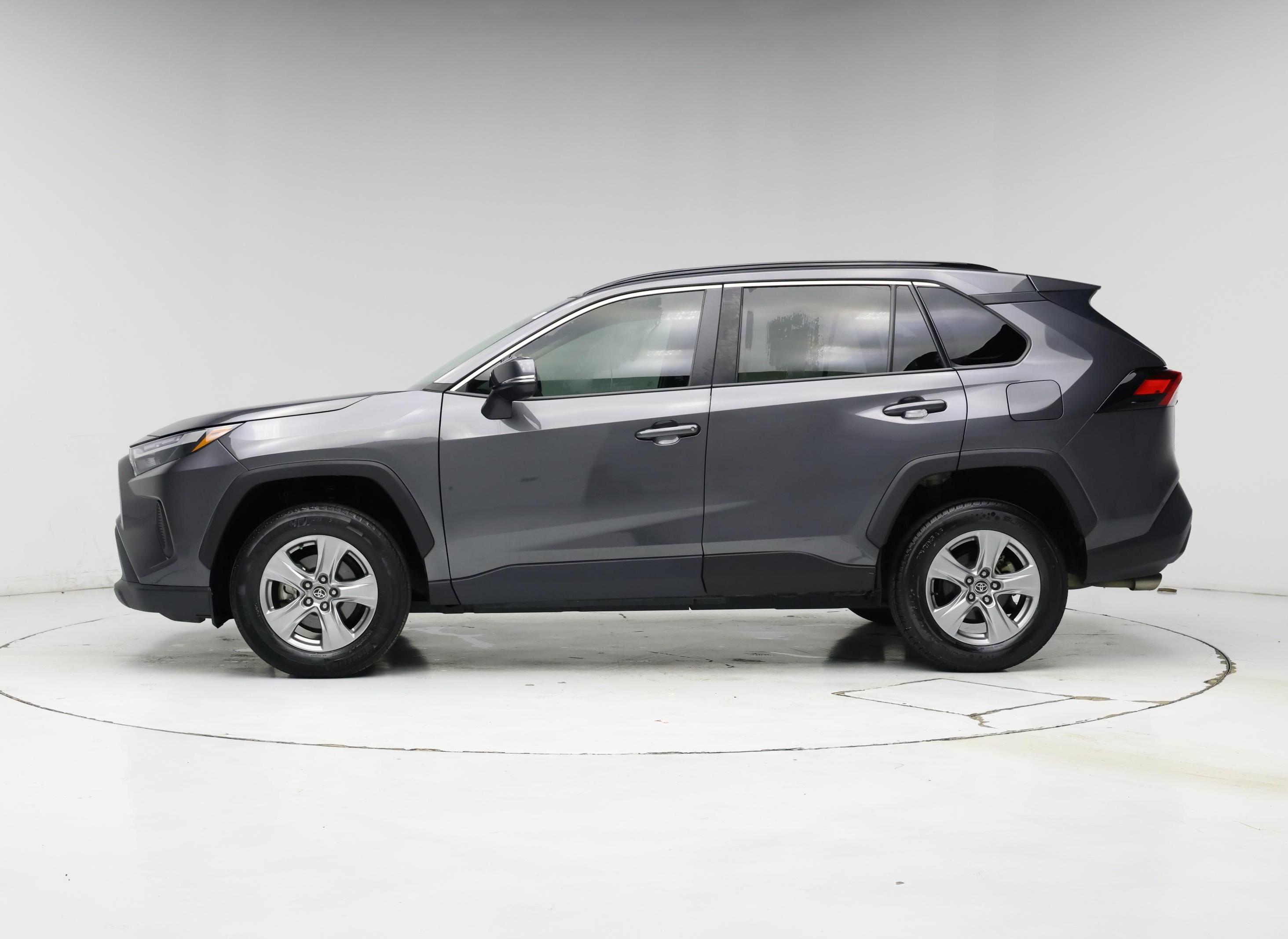 Thumbnail: 2022 Toyota RAV4 - 3