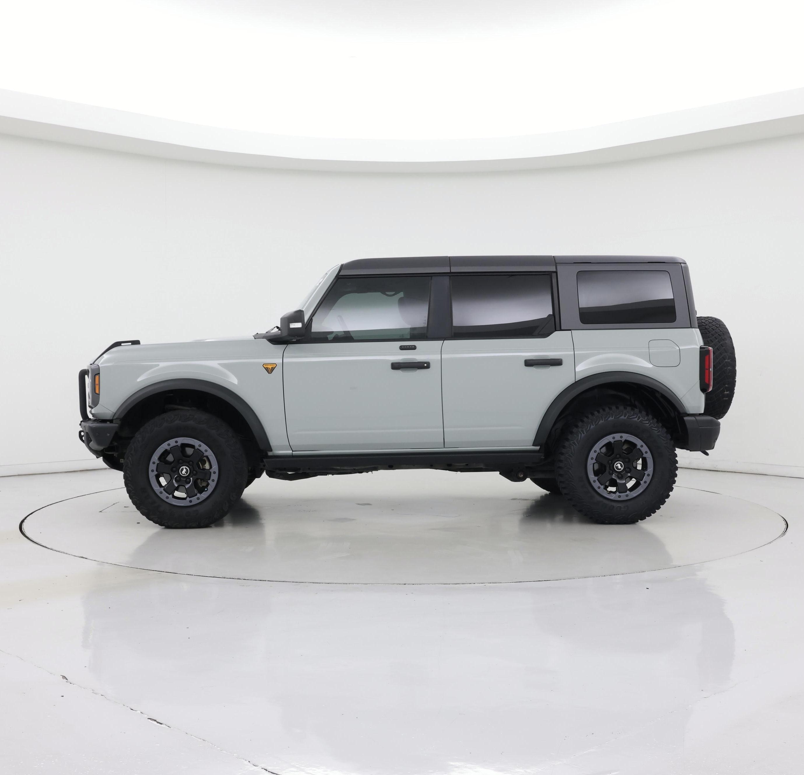 Thumbnail: 2021 Ford Bronco - 3