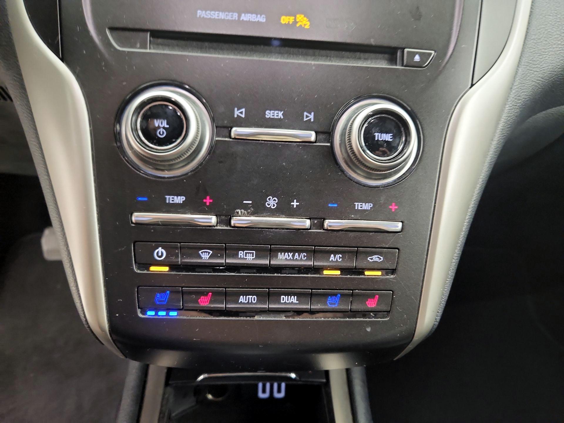 Thumbnail: 2019 Lincoln MKC - 16