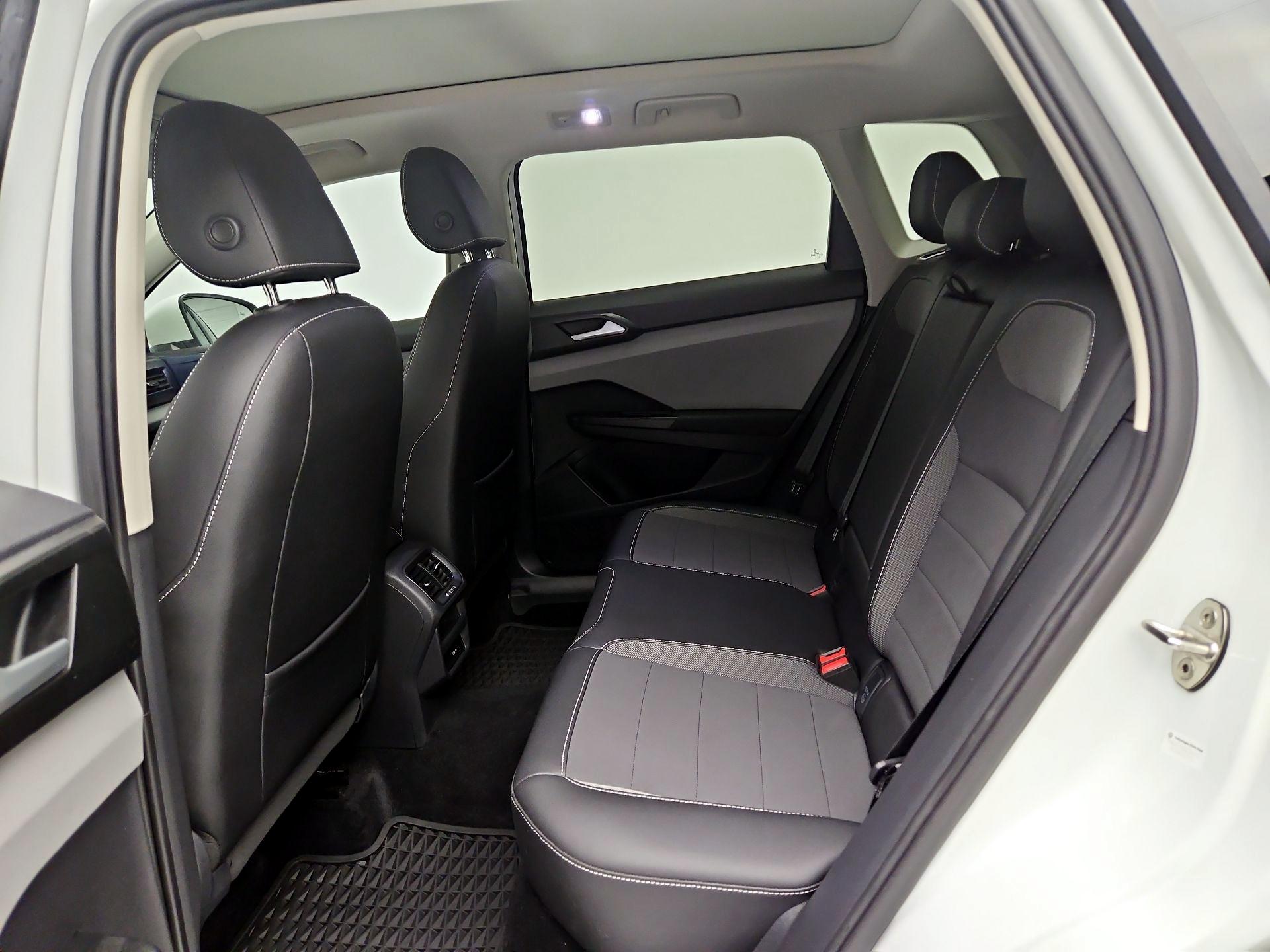 Thumbnail: 2022 Volkswagen Taos - 19