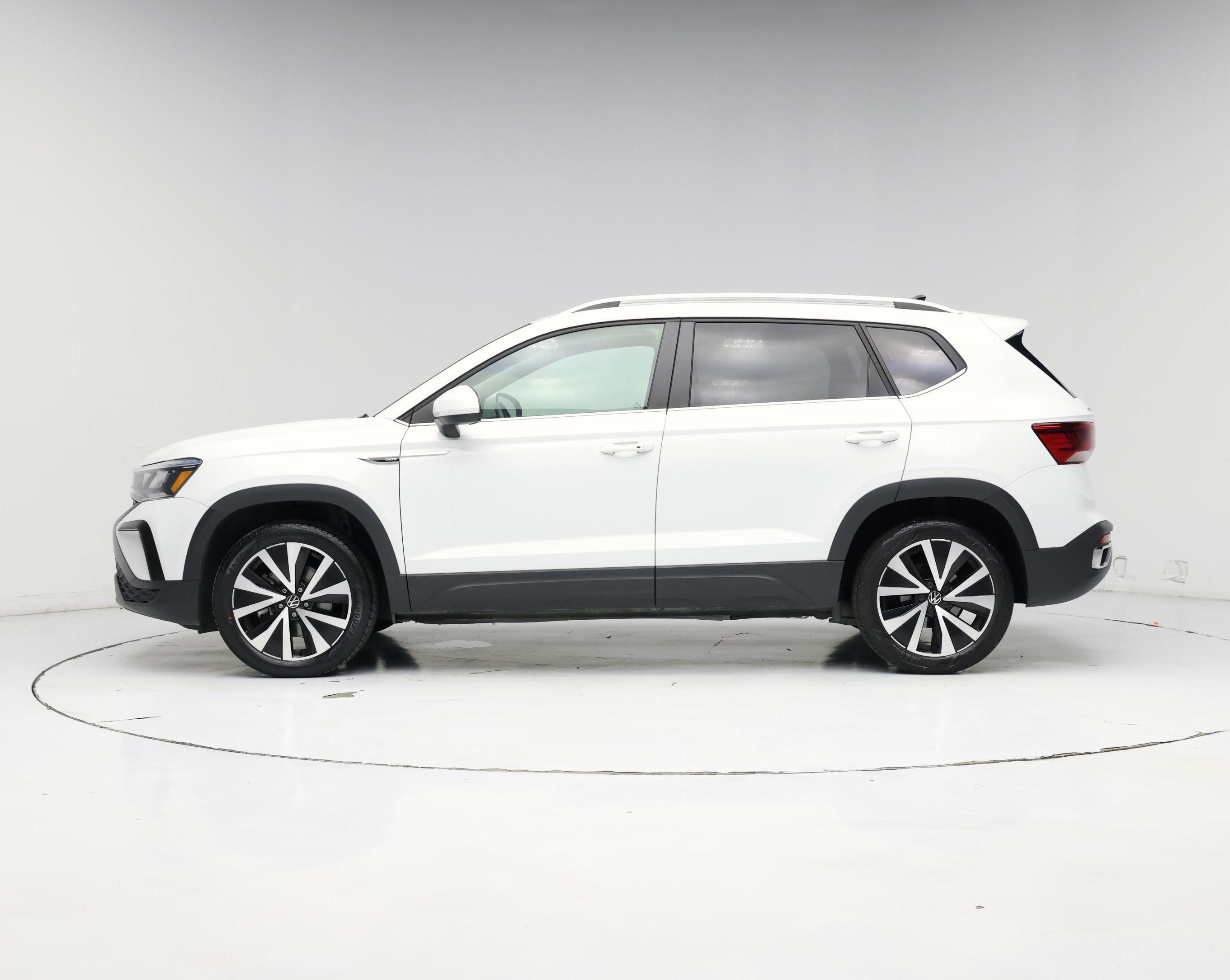 Thumbnail: 2022 Volkswagen Taos - 3