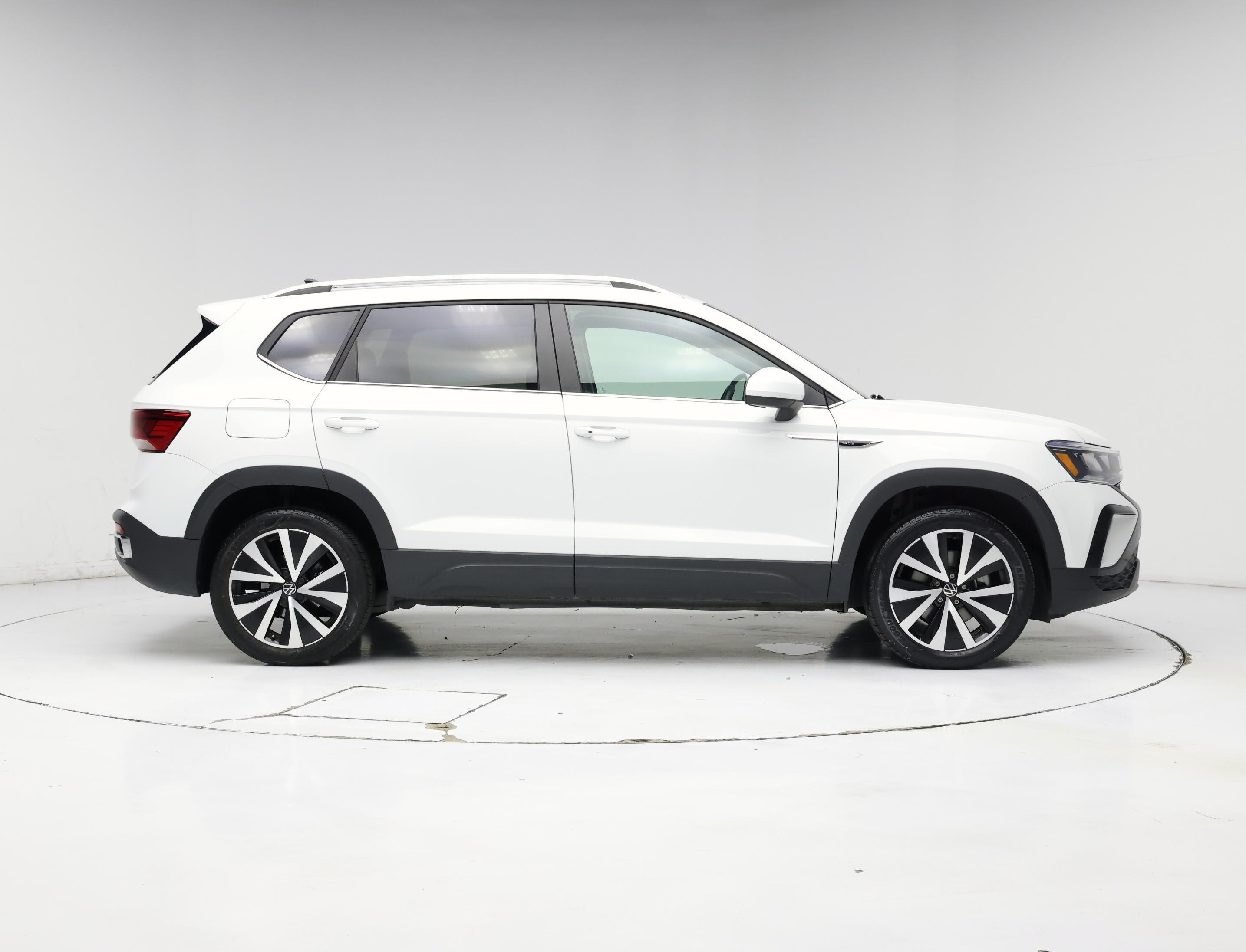 Thumbnail: 2022 Volkswagen Taos - 7