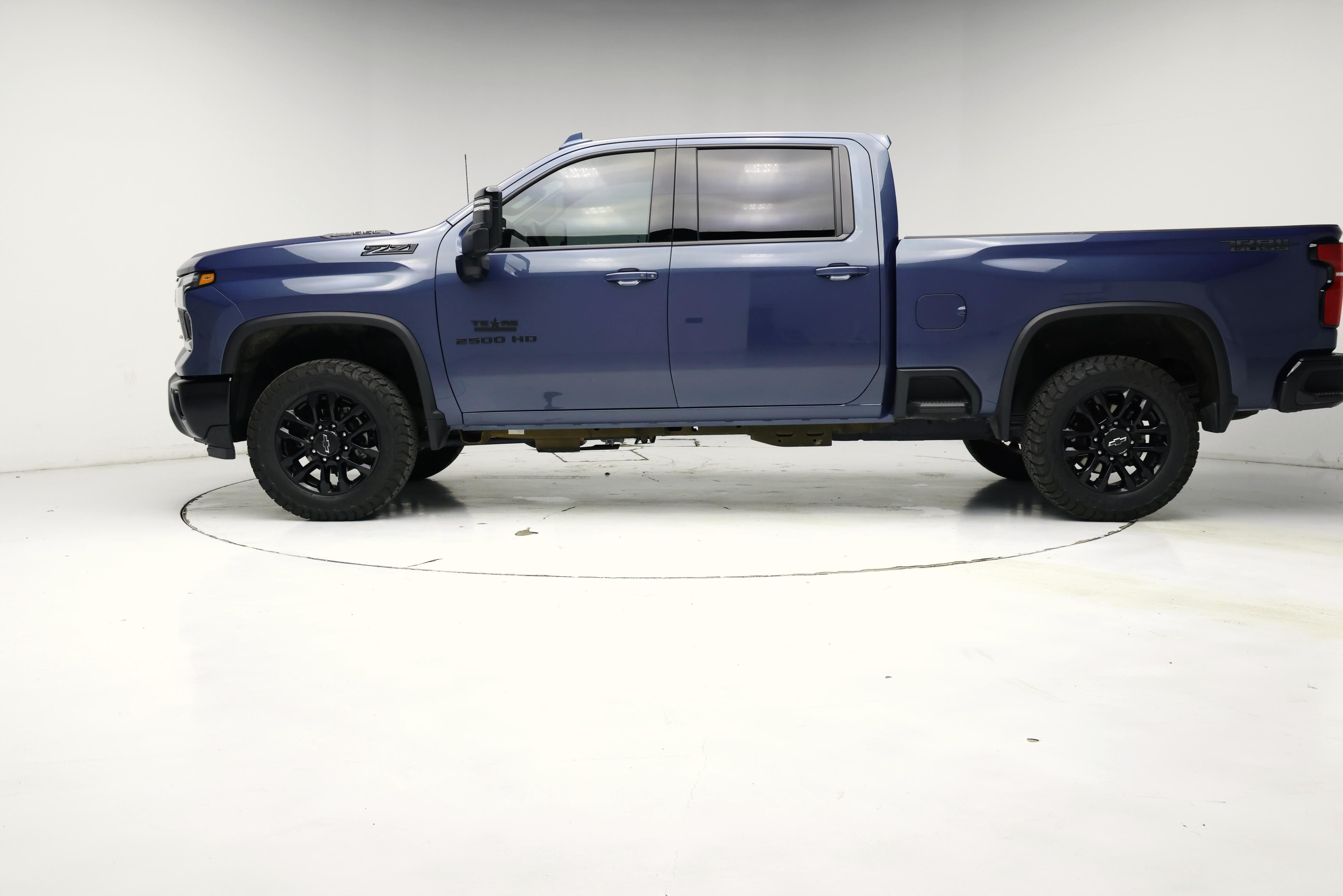Thumbnail: 2025 Chevrolet Silverado 2500 - 3