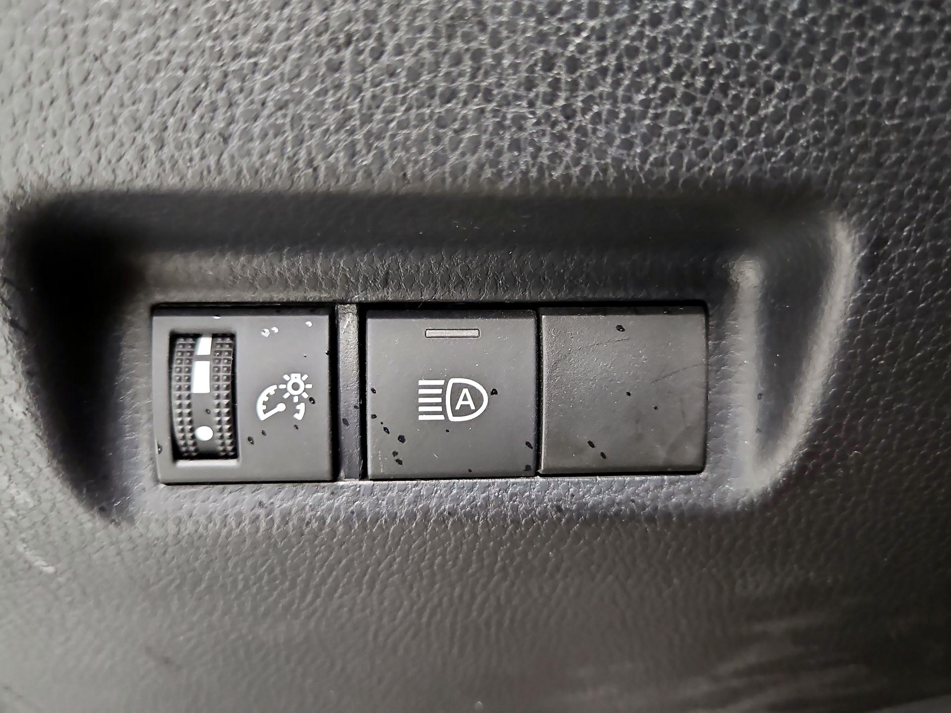 Thumbnail: 2022 Toyota RAV4 - 13