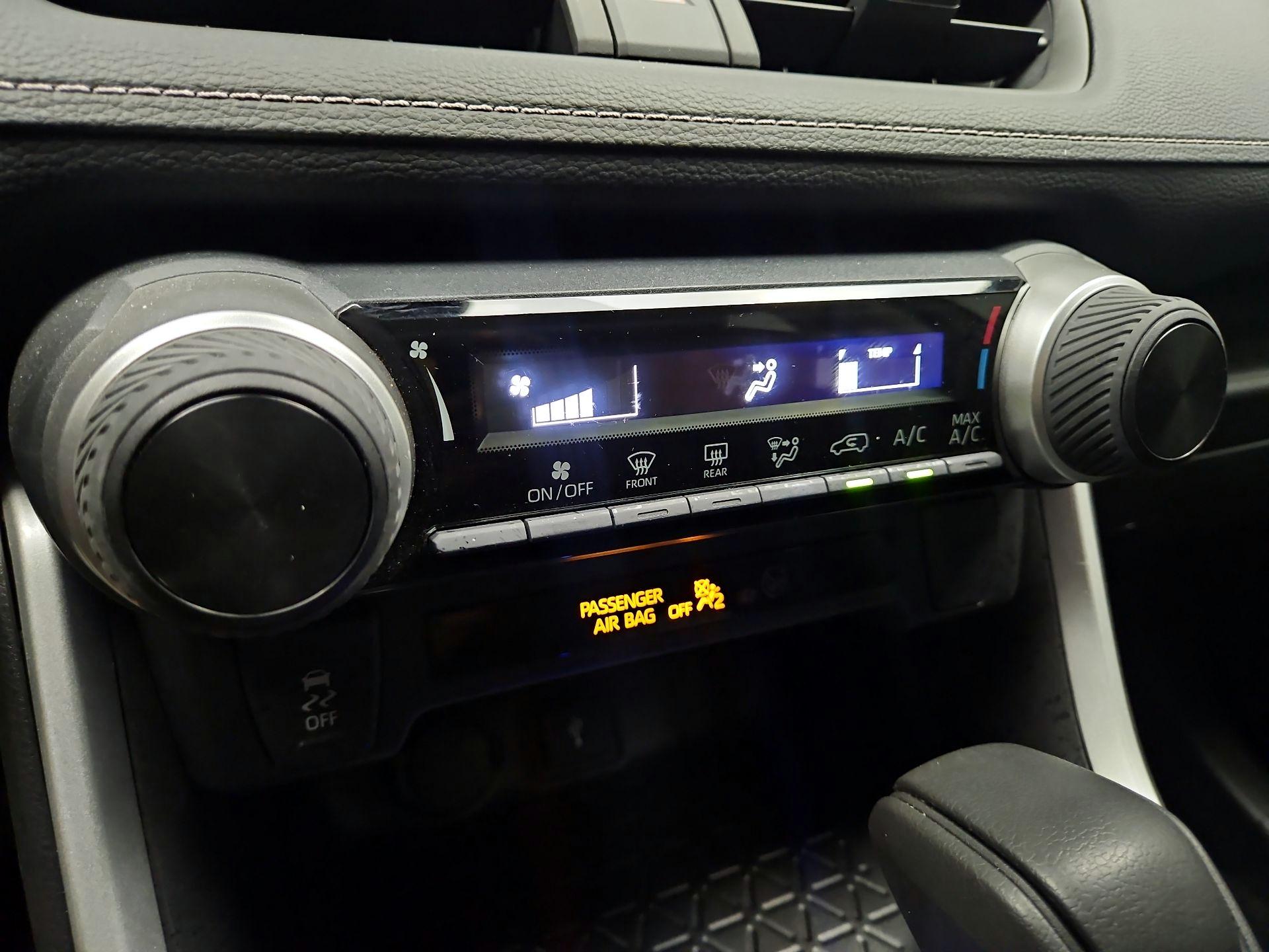 Thumbnail: 2022 Toyota RAV4 - 16