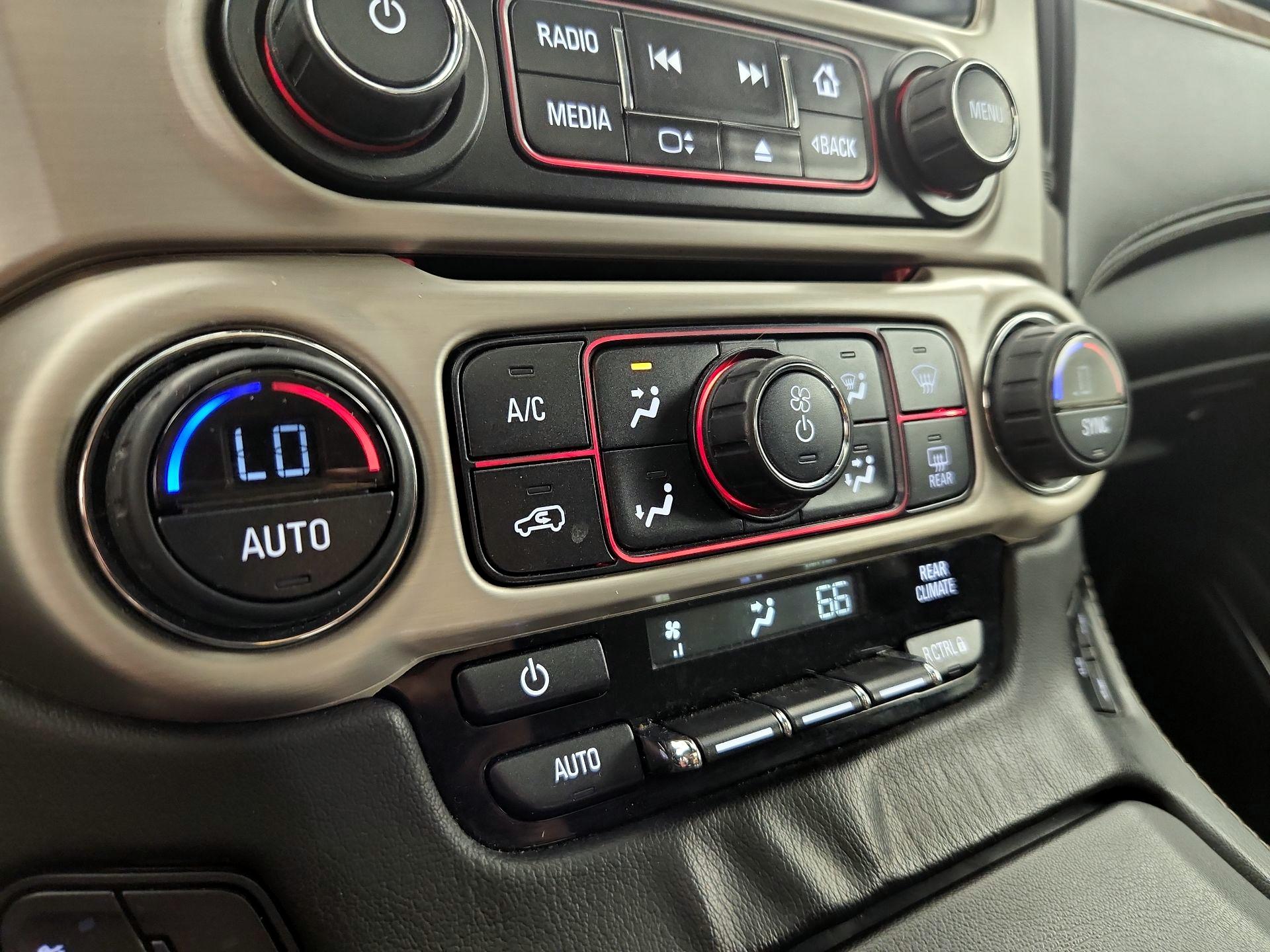 Thumbnail: 2015 GMC Yukon - 17