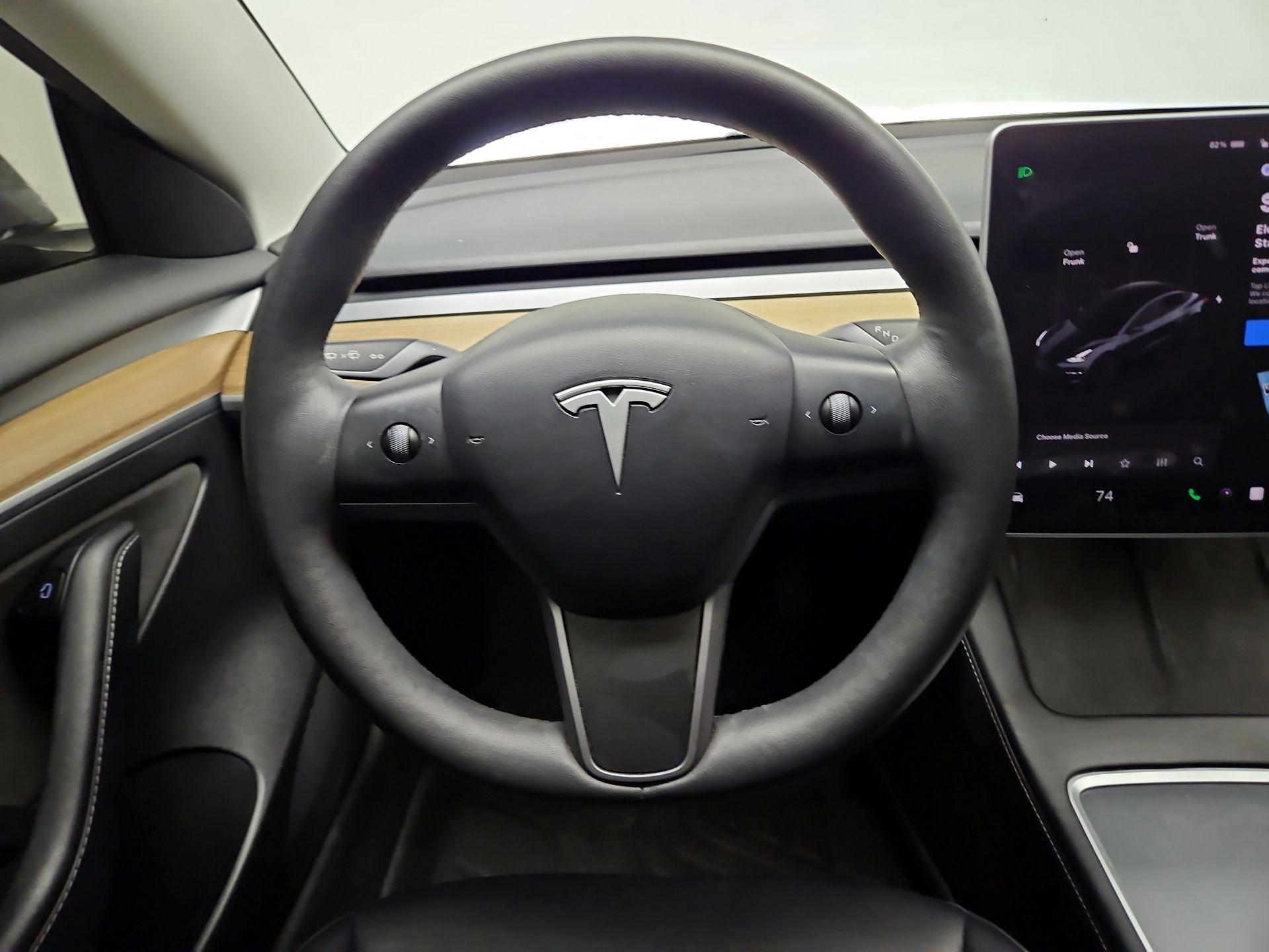 Thumbnail: 2023 Tesla Model 3 - 10