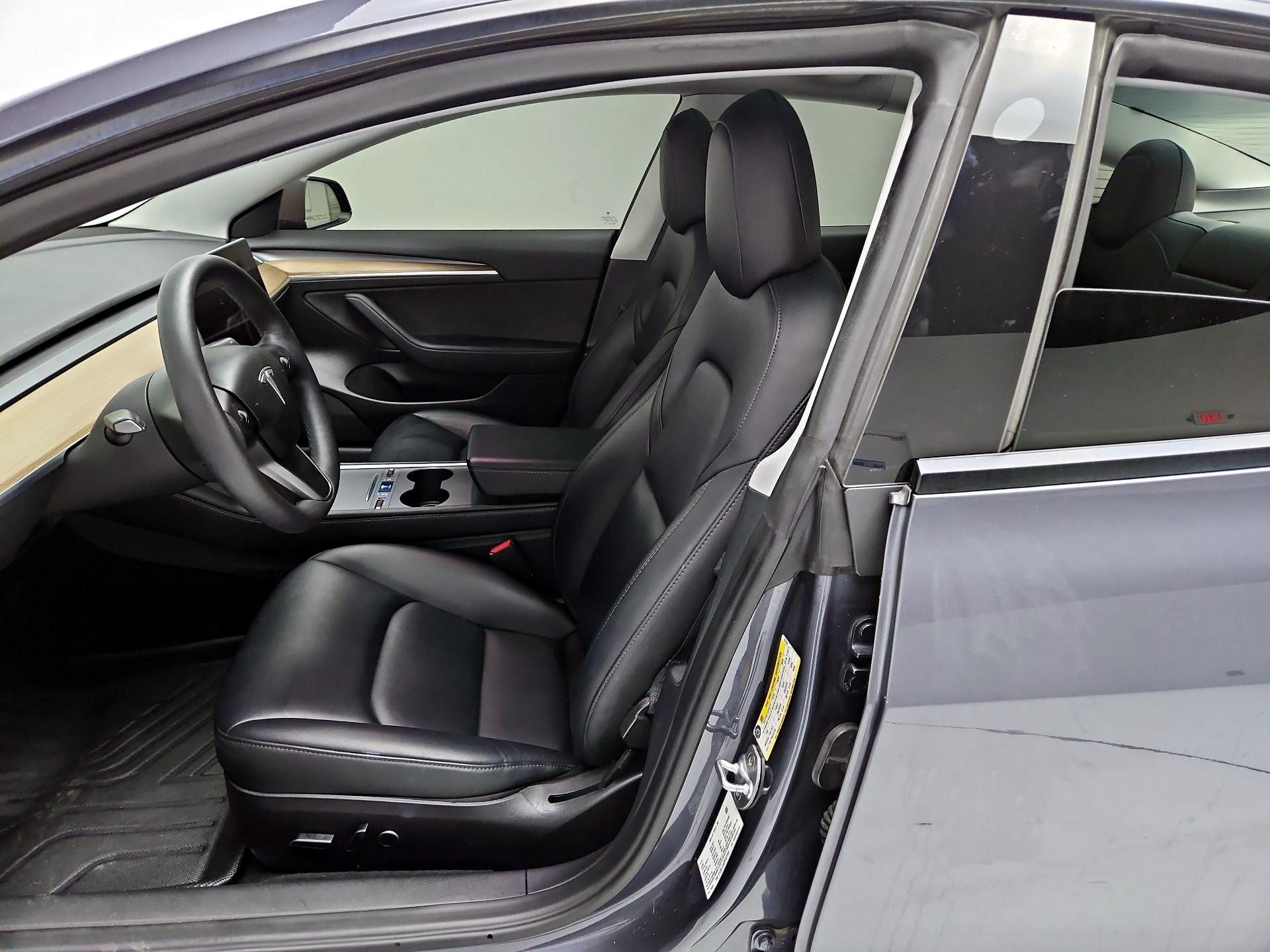 Thumbnail: 2023 Tesla Model 3 - 11