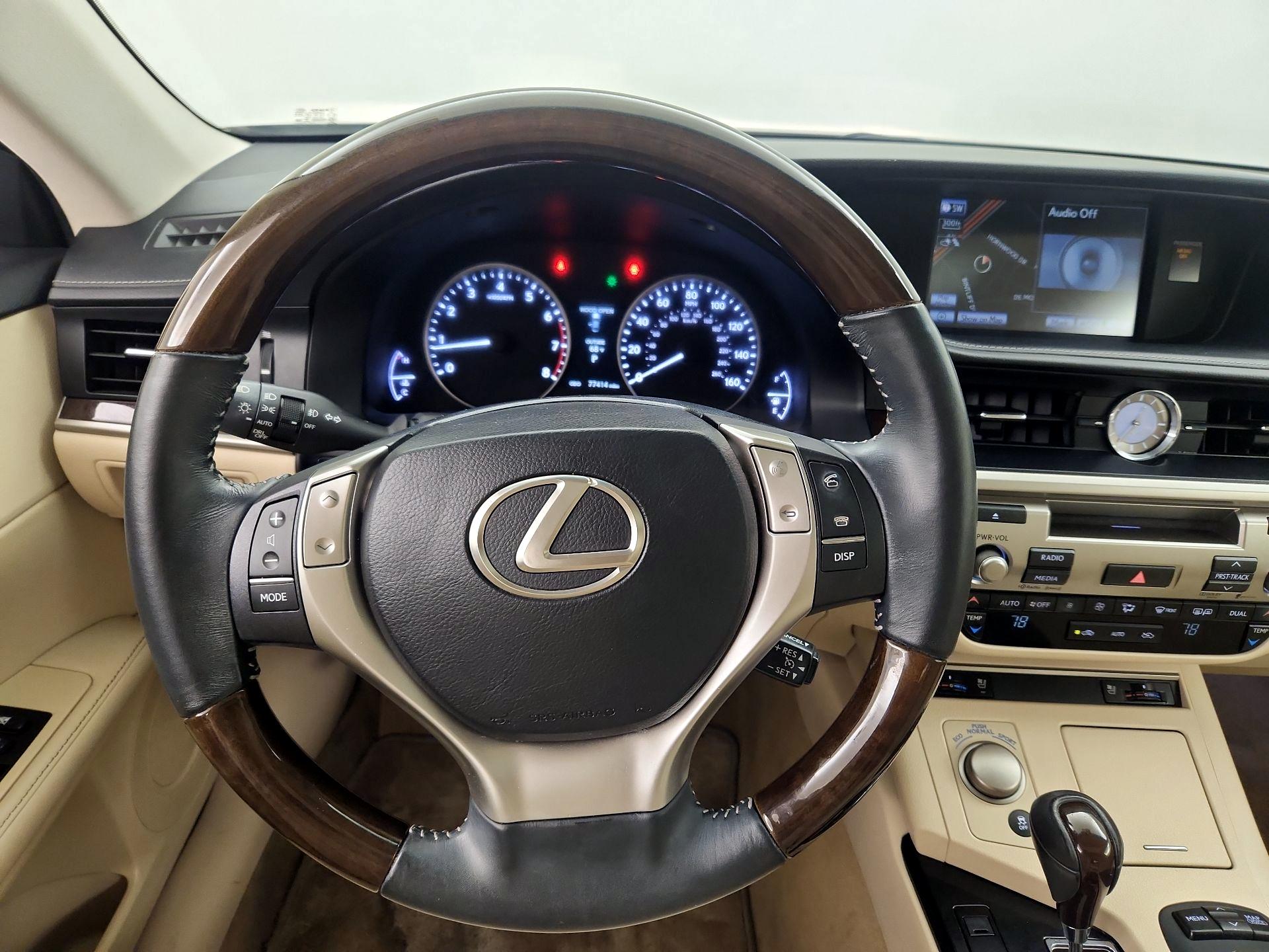 Thumbnail: 2014 Lexus ES - 10