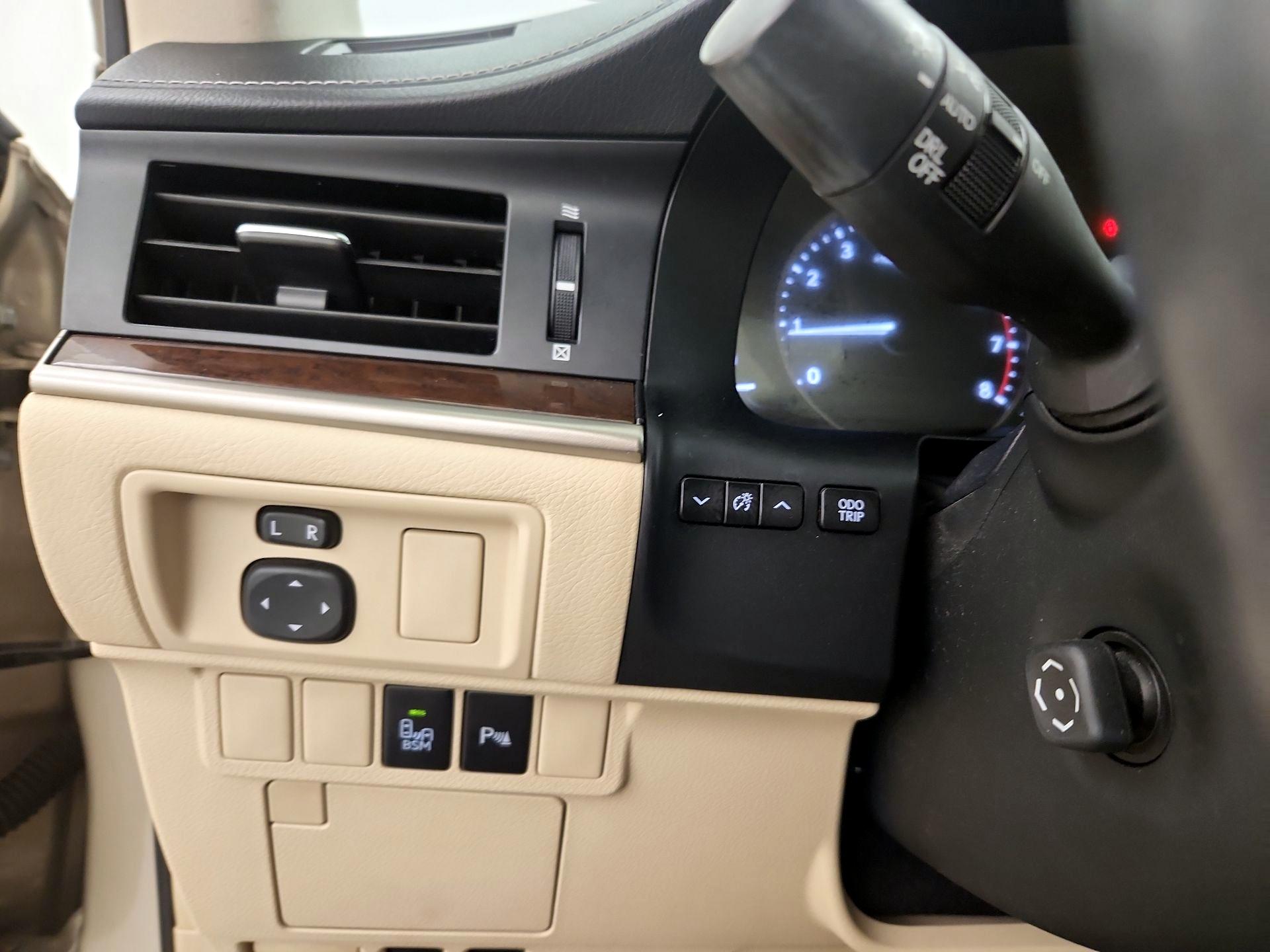 Thumbnail: 2014 Lexus ES - 13