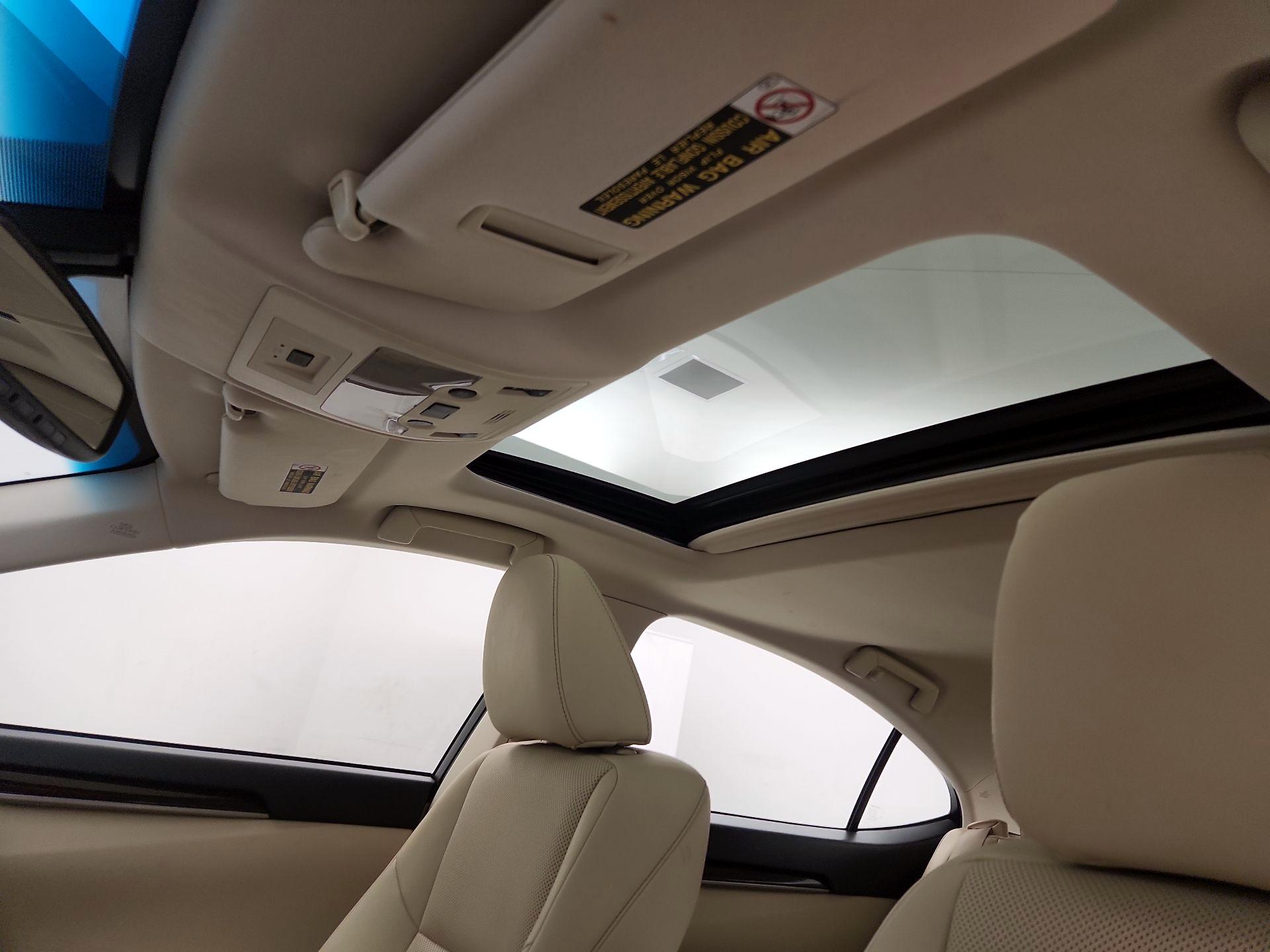 Thumbnail: 2014 Lexus ES - 19