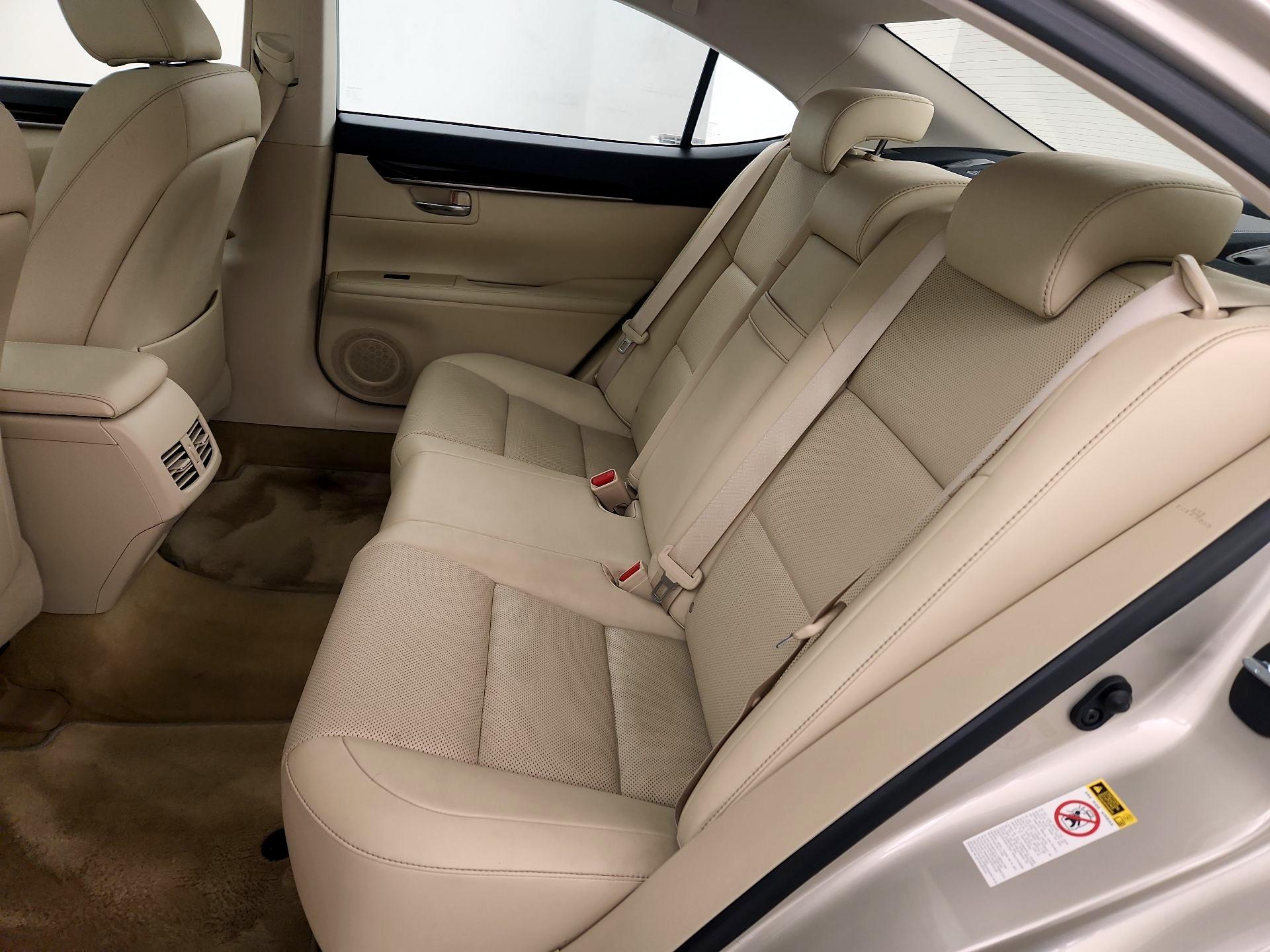 Thumbnail: 2014 Lexus ES - 20