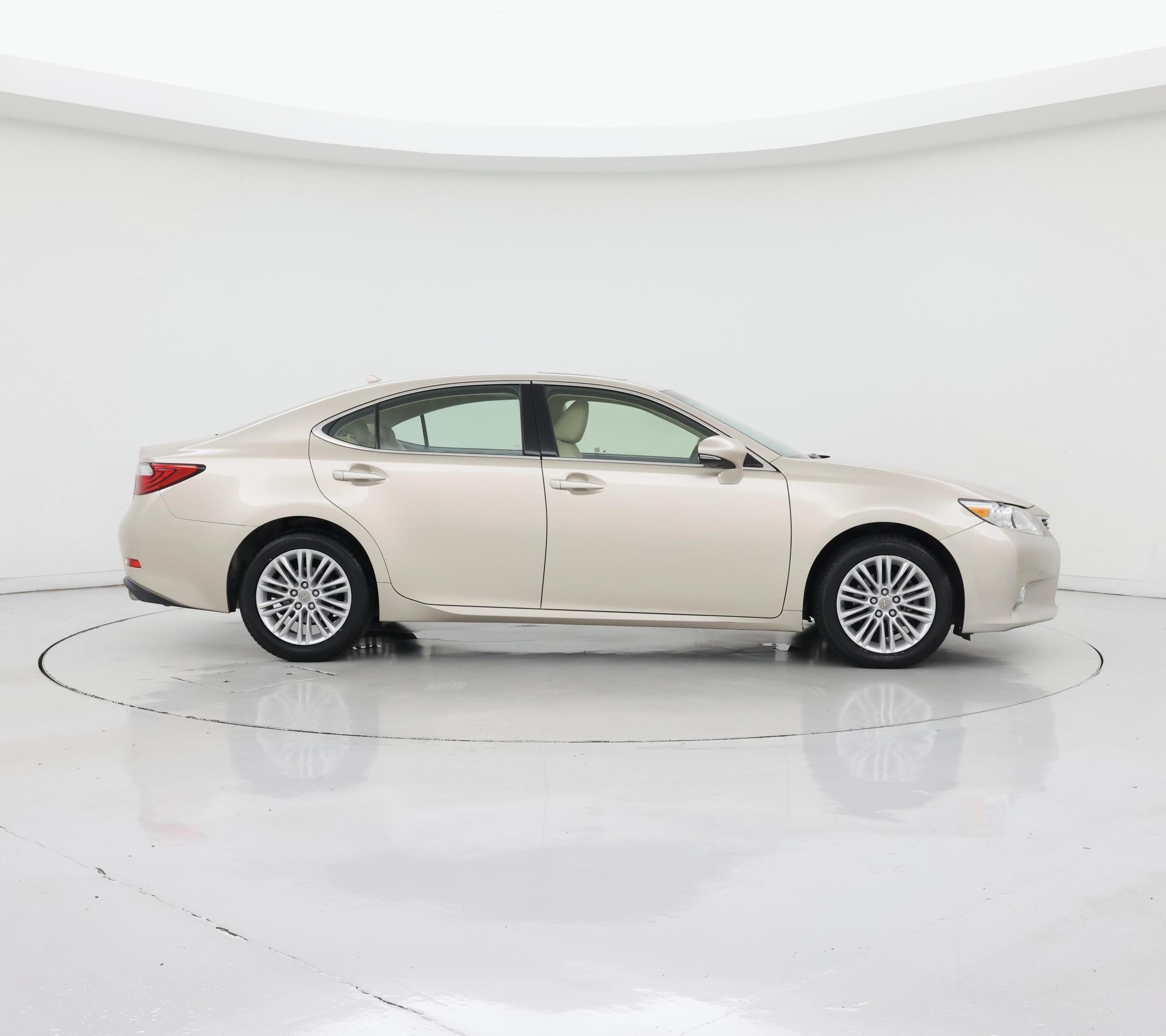 Thumbnail: 2014 Lexus ES - 7
