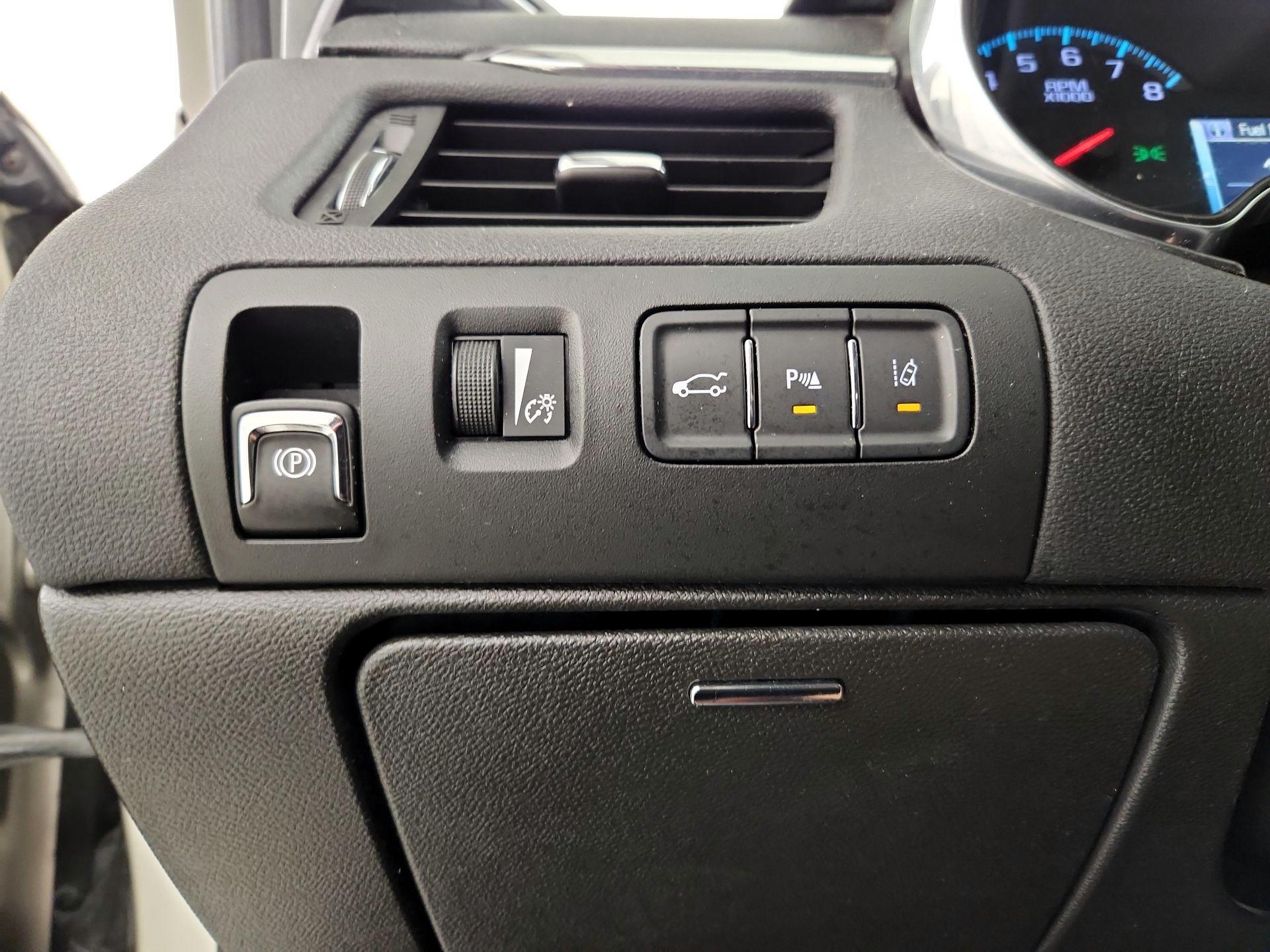 Thumbnail: 2015 Chevrolet Impala - 13