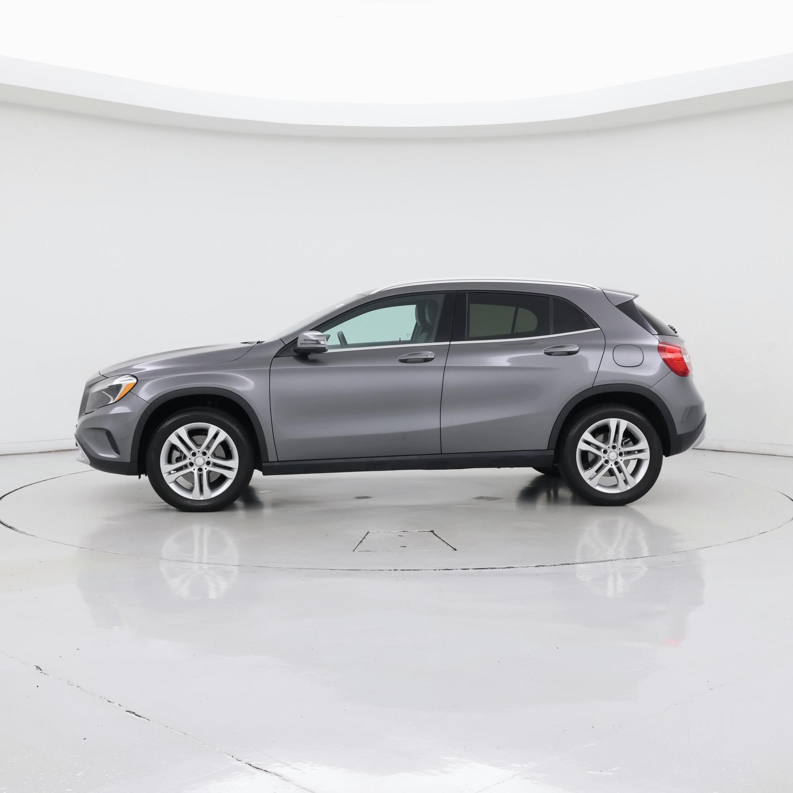 Thumbnail: 2017 Mercedes-Benz GLA - 3