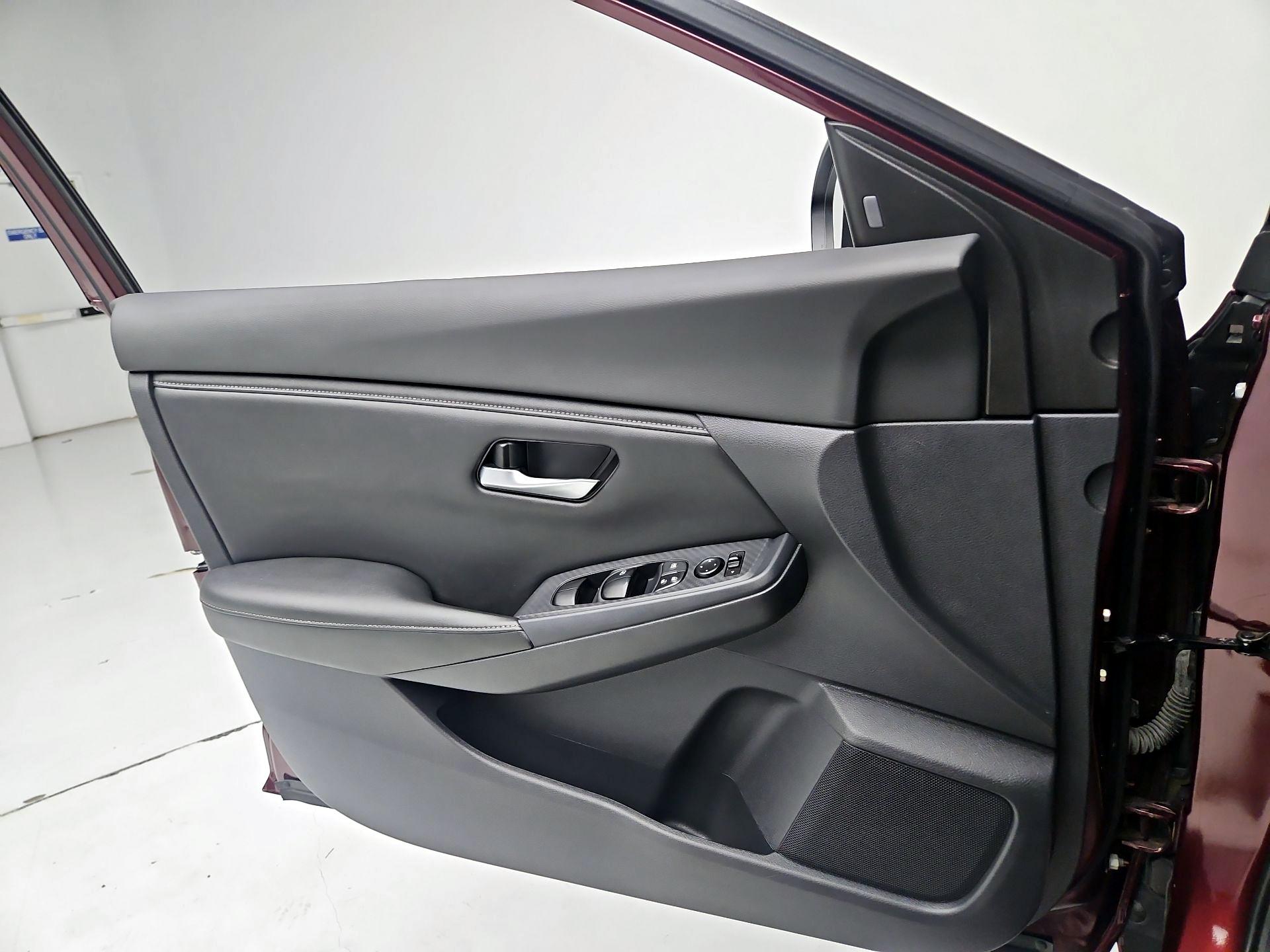 Thumbnail: 2022 Nissan Sentra - 12