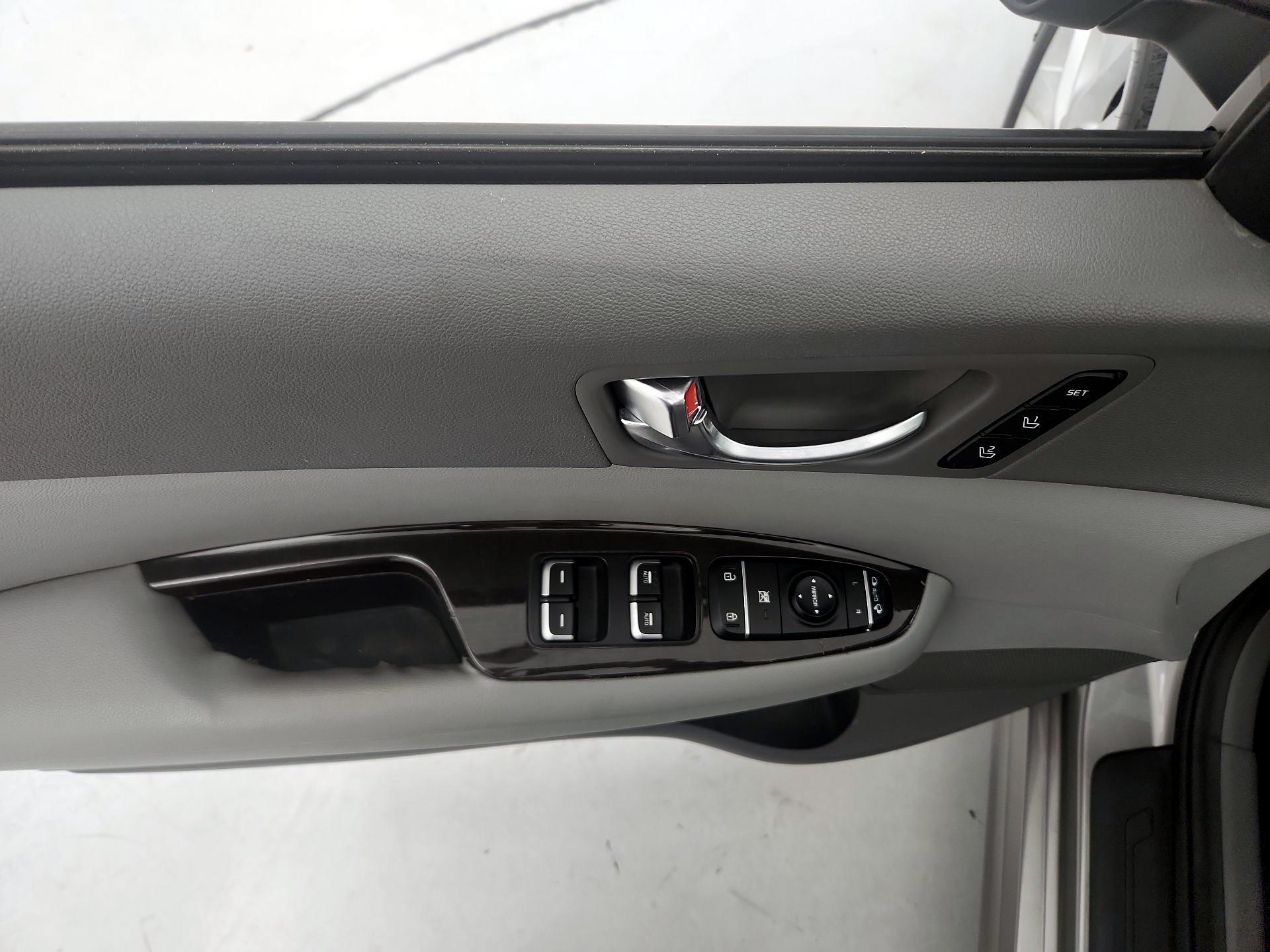 Thumbnail: 2018 Kia Optima - 12