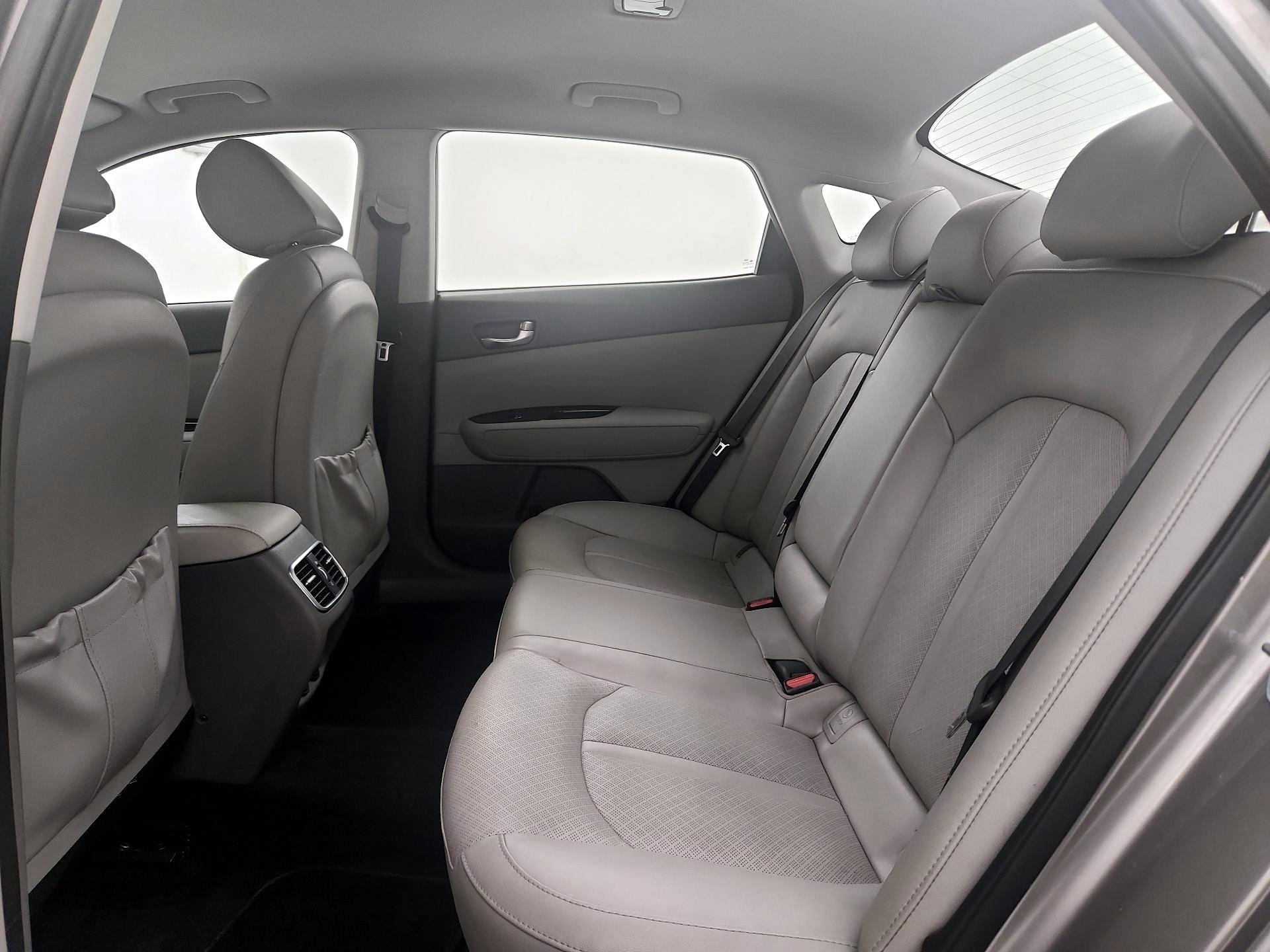 Thumbnail: 2018 Kia Optima - 19