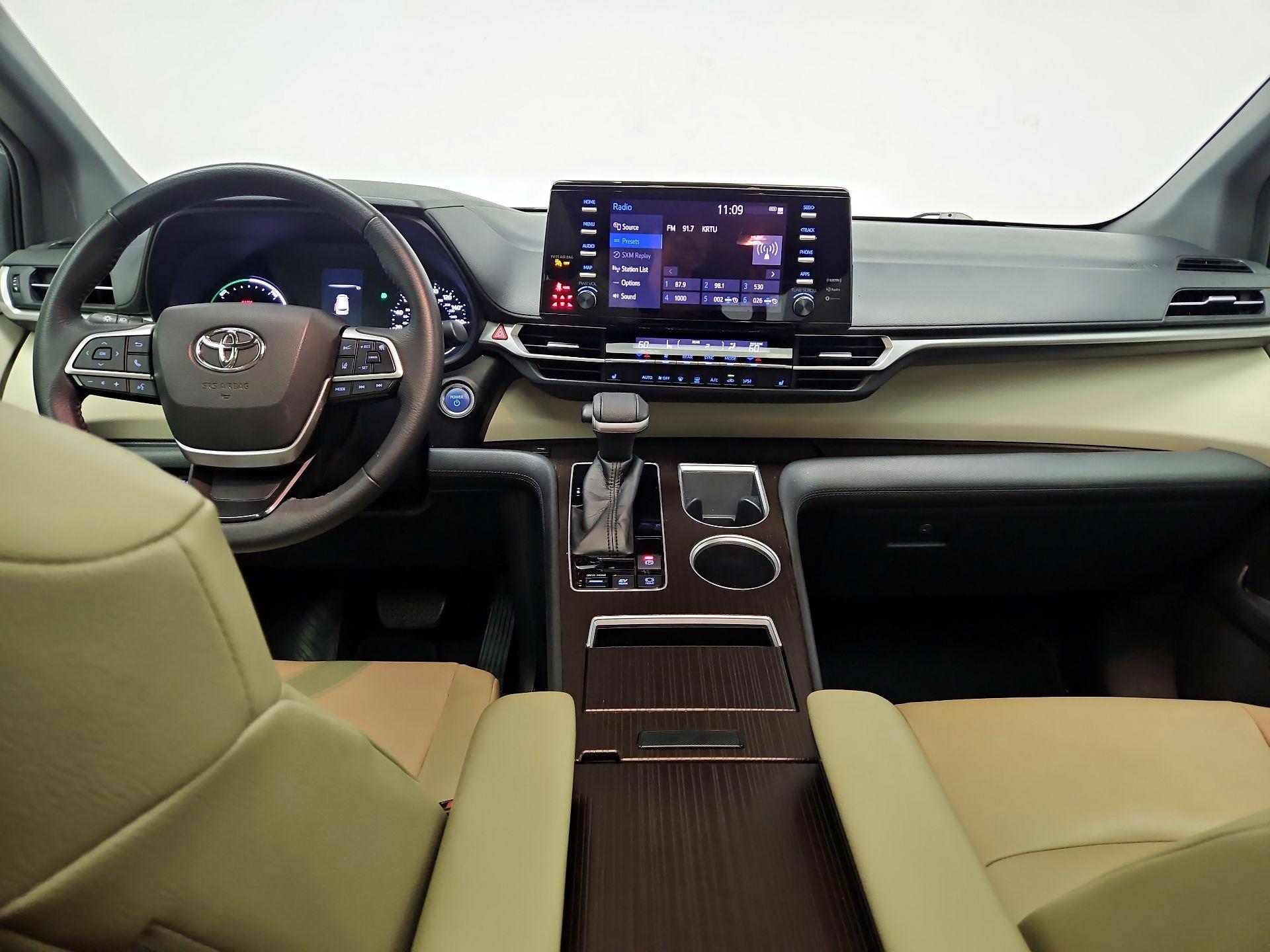 Thumbnail: 2022 Toyota Sienna - 9