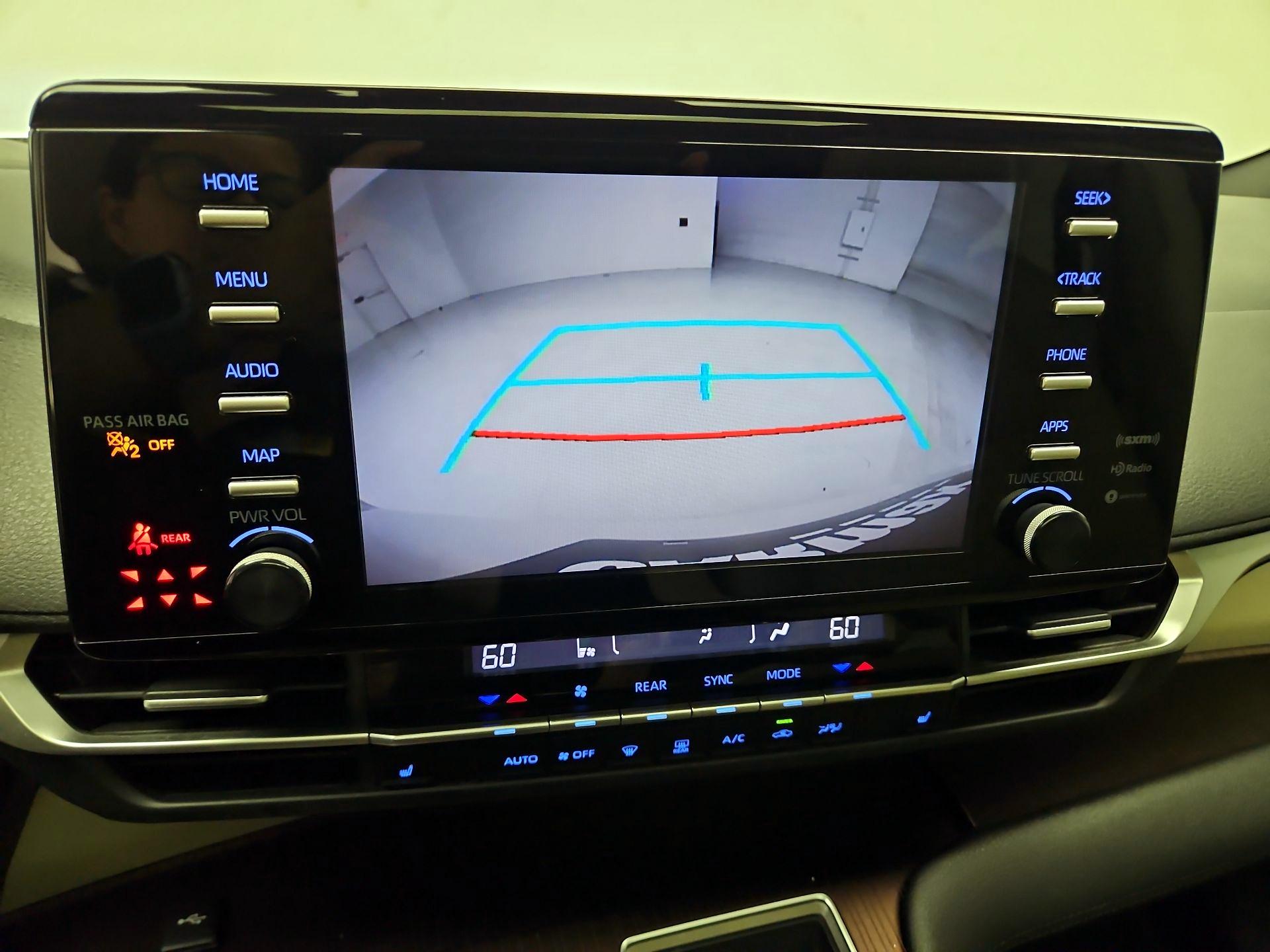 Thumbnail: 2022 Toyota Sienna - 14