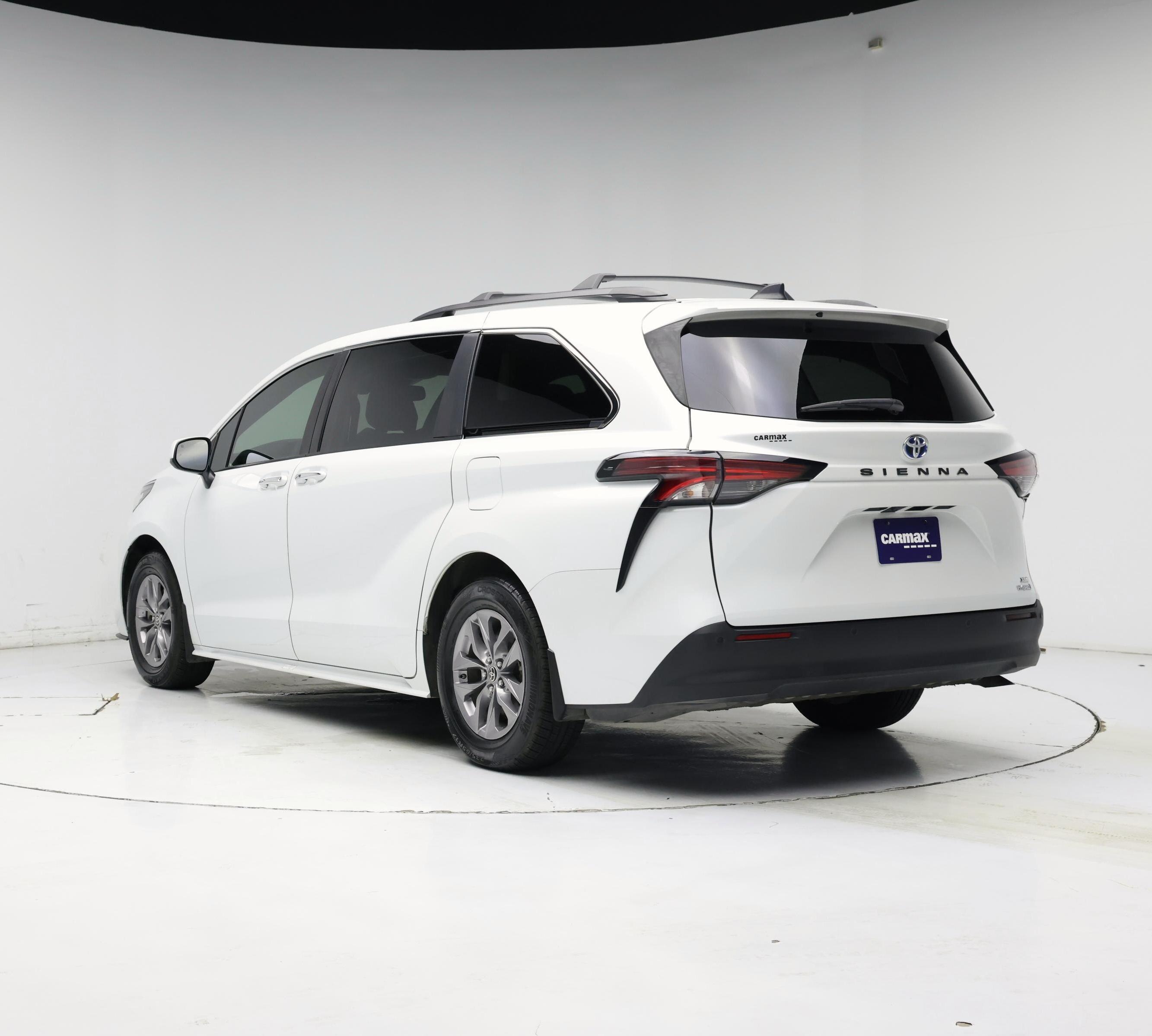 Thumbnail: 2022 Toyota Sienna - 2