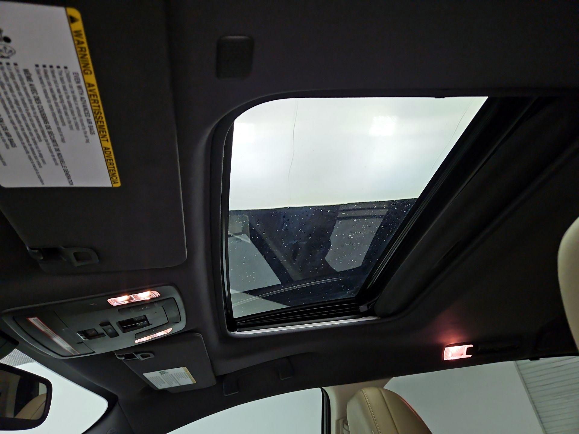 Thumbnail: 2022 Toyota Sienna - 19