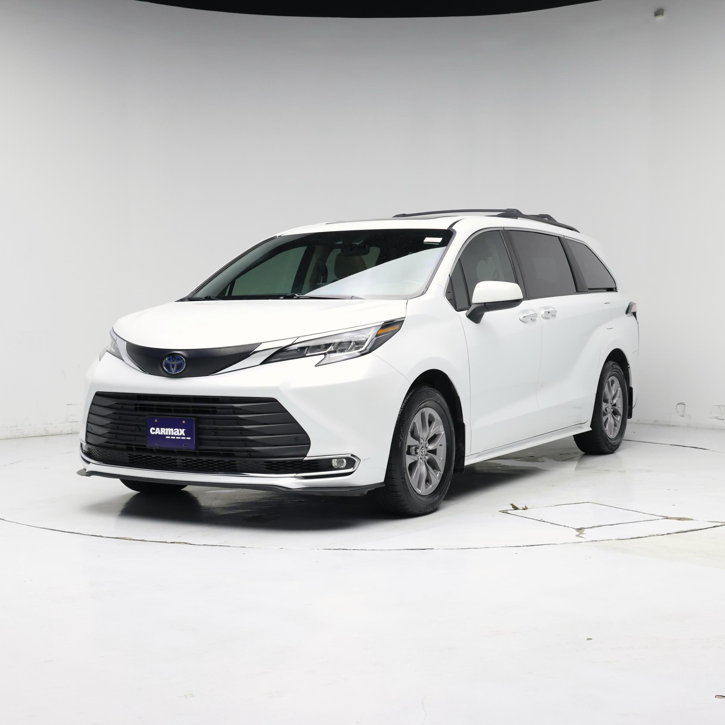 Thumbnail: 2022 Toyota Sienna - 4