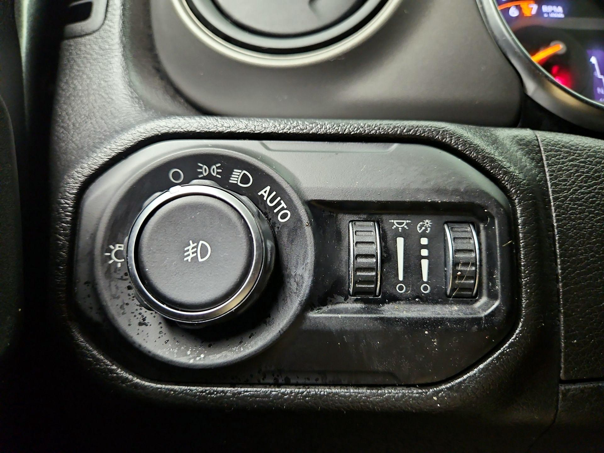Thumbnail: 2022 Jeep Wrangler - 13