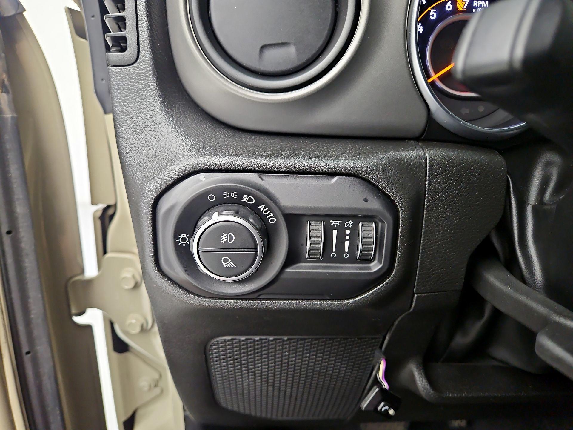 Thumbnail: 2022 Jeep Gladiator - 13