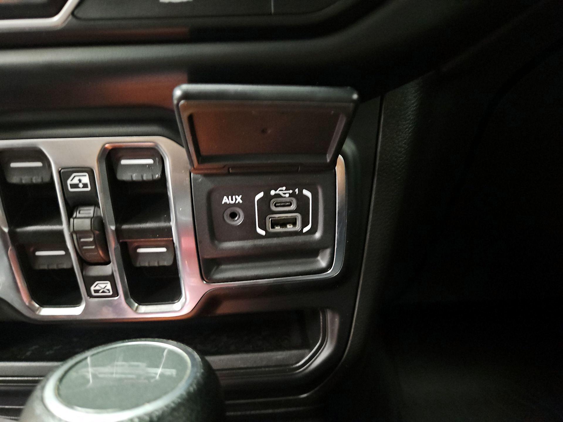 Thumbnail: 2022 Jeep Gladiator - 19