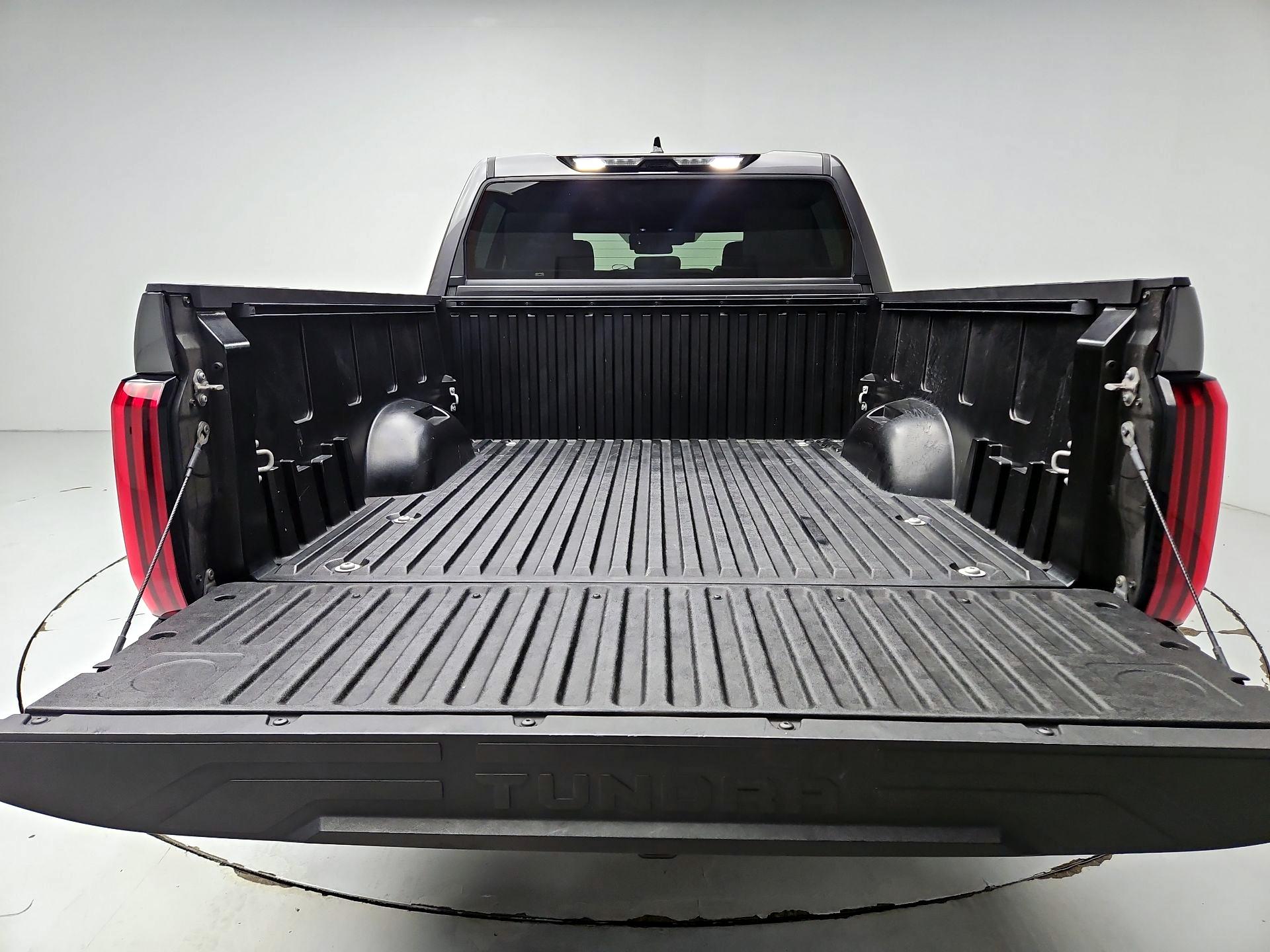 Thumbnail: 2022 Toyota Tundra - 20