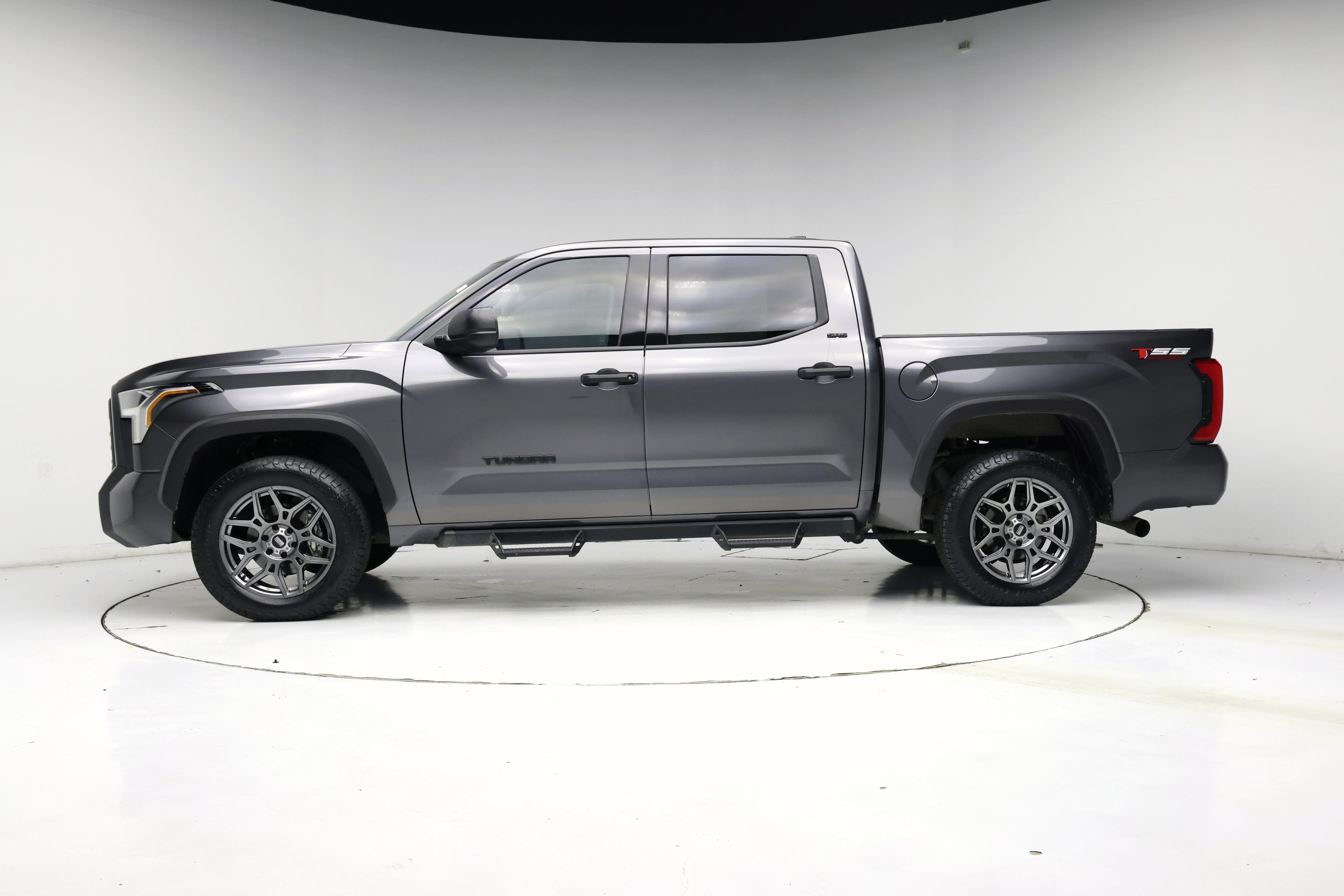 Thumbnail: 2022 Toyota Tundra - 3