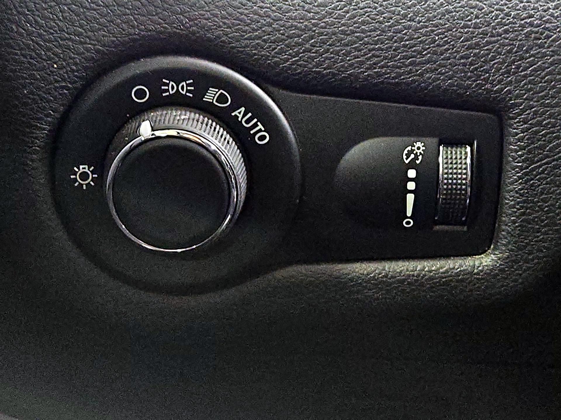 Thumbnail: 2020 Jeep Cherokee - 13