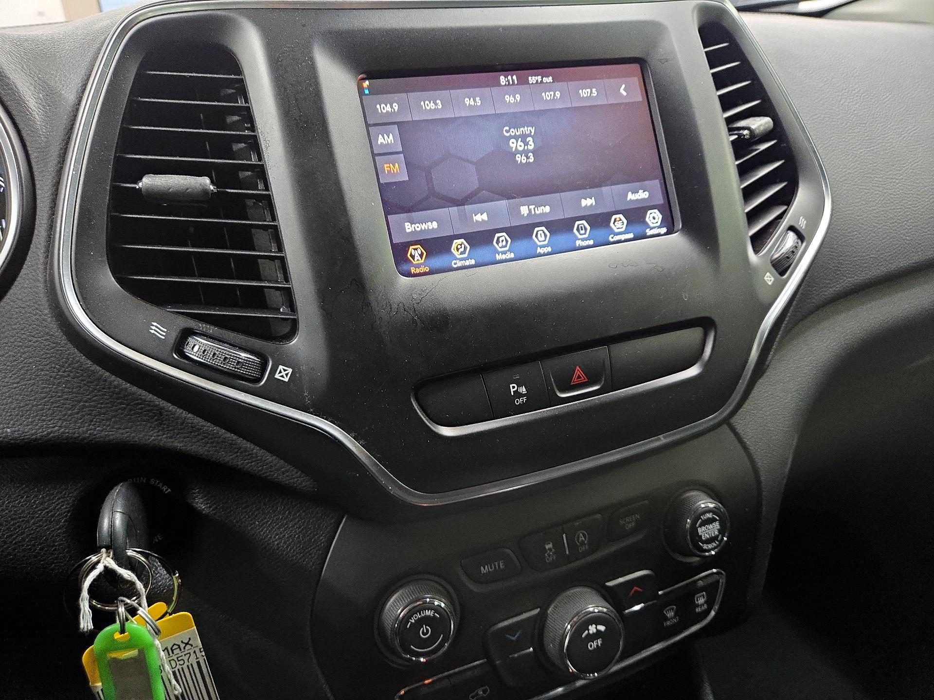 Thumbnail: 2020 Jeep Cherokee - 15