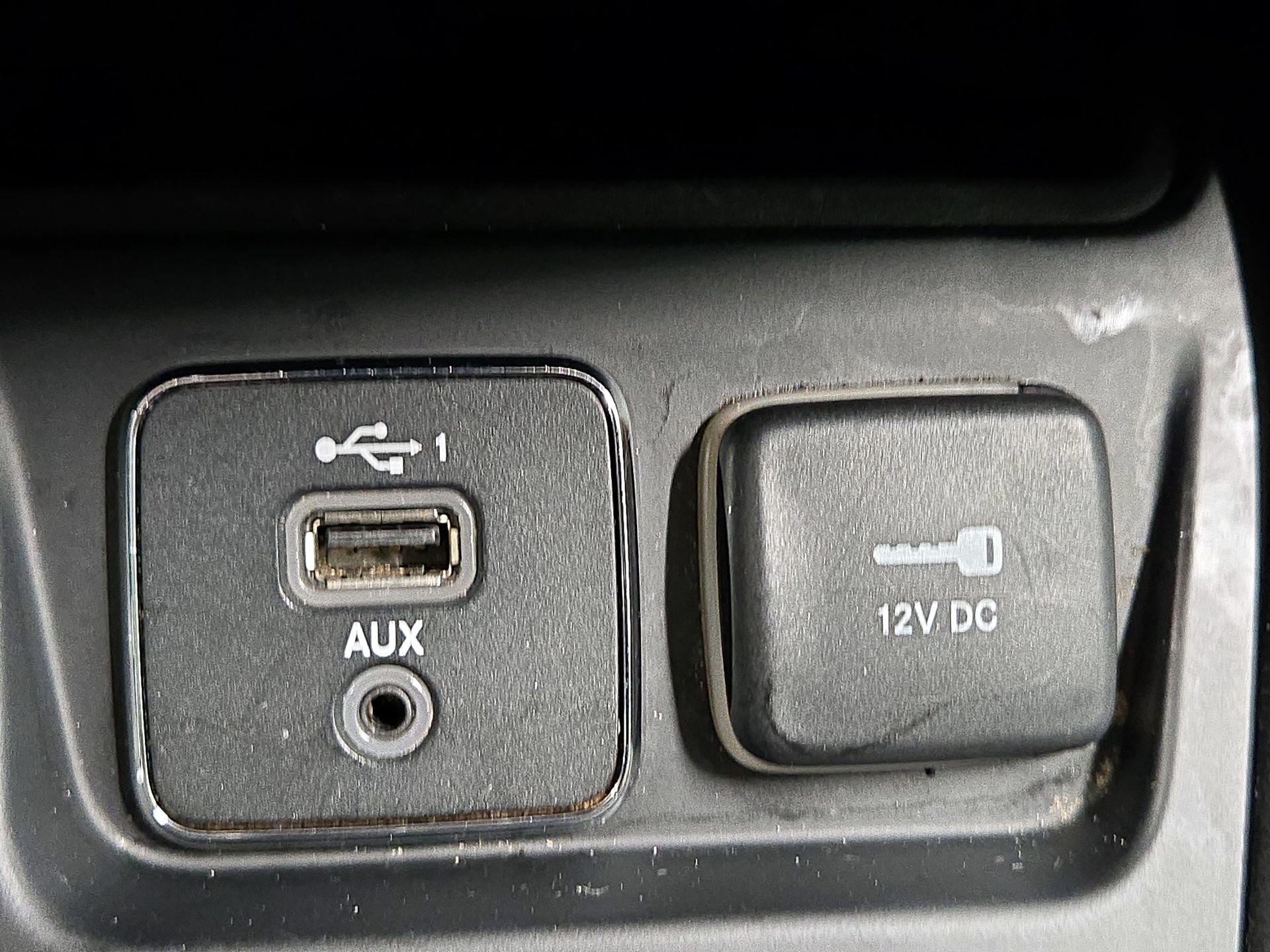 Thumbnail: 2020 Jeep Cherokee - 18