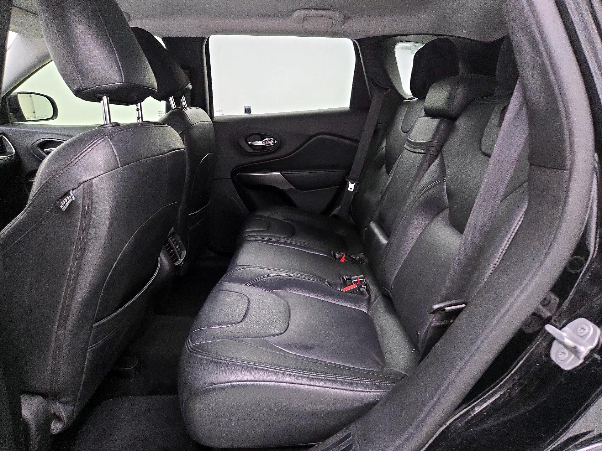 Thumbnail: 2020 Jeep Cherokee - 19