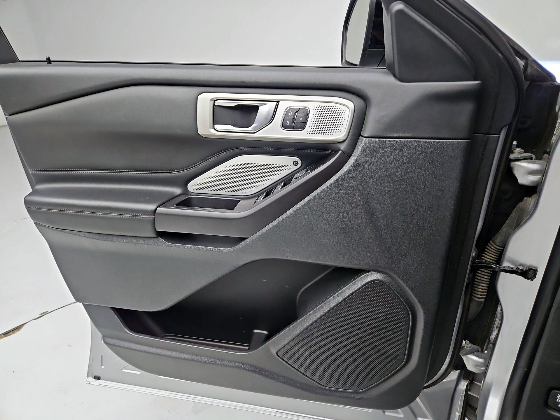 Thumbnail: 2020 Ford Explorer - 12