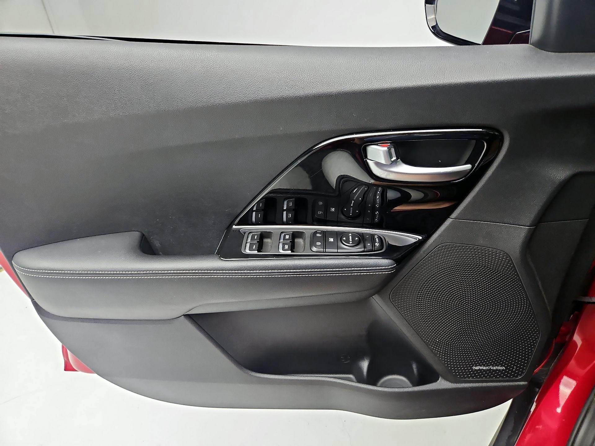Thumbnail: 2022 Kia Niro - 12