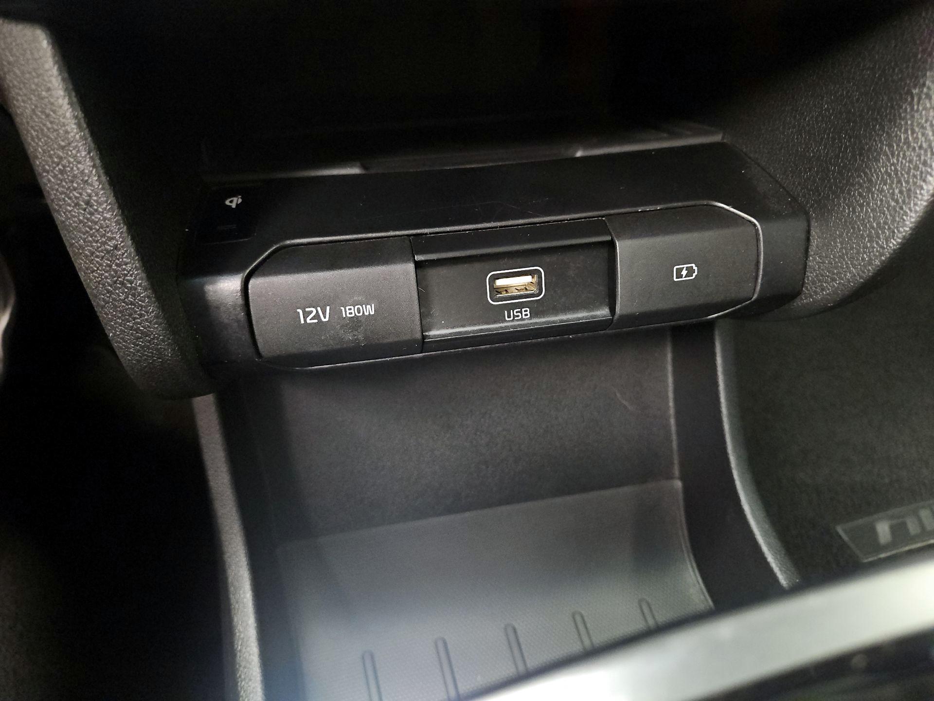 Thumbnail: 2022 Kia Niro - 19