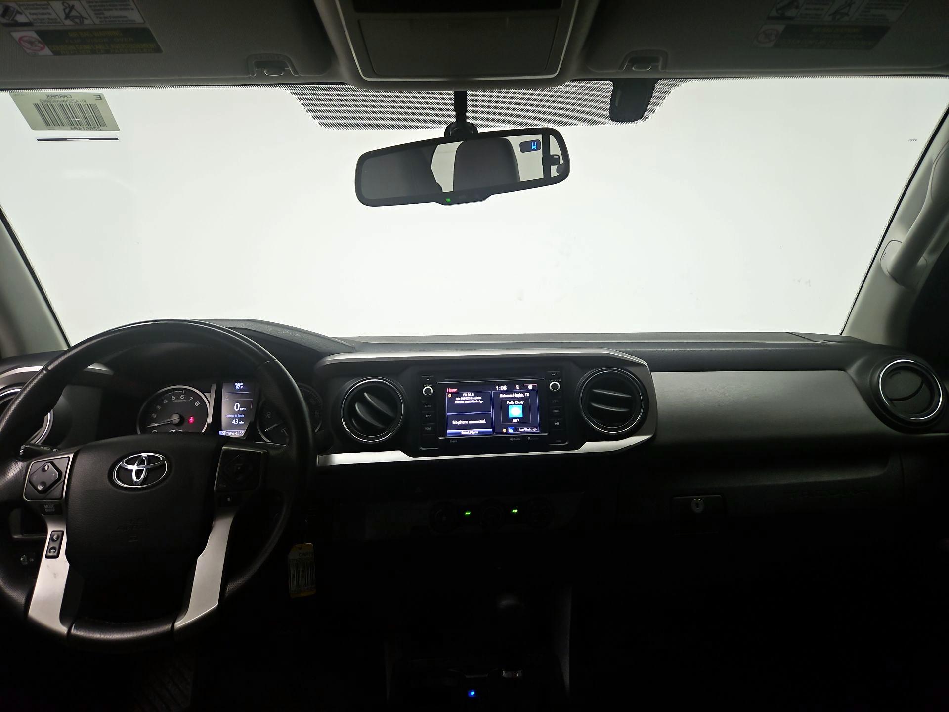 Thumbnail: 2017 Toyota Tacoma - 9