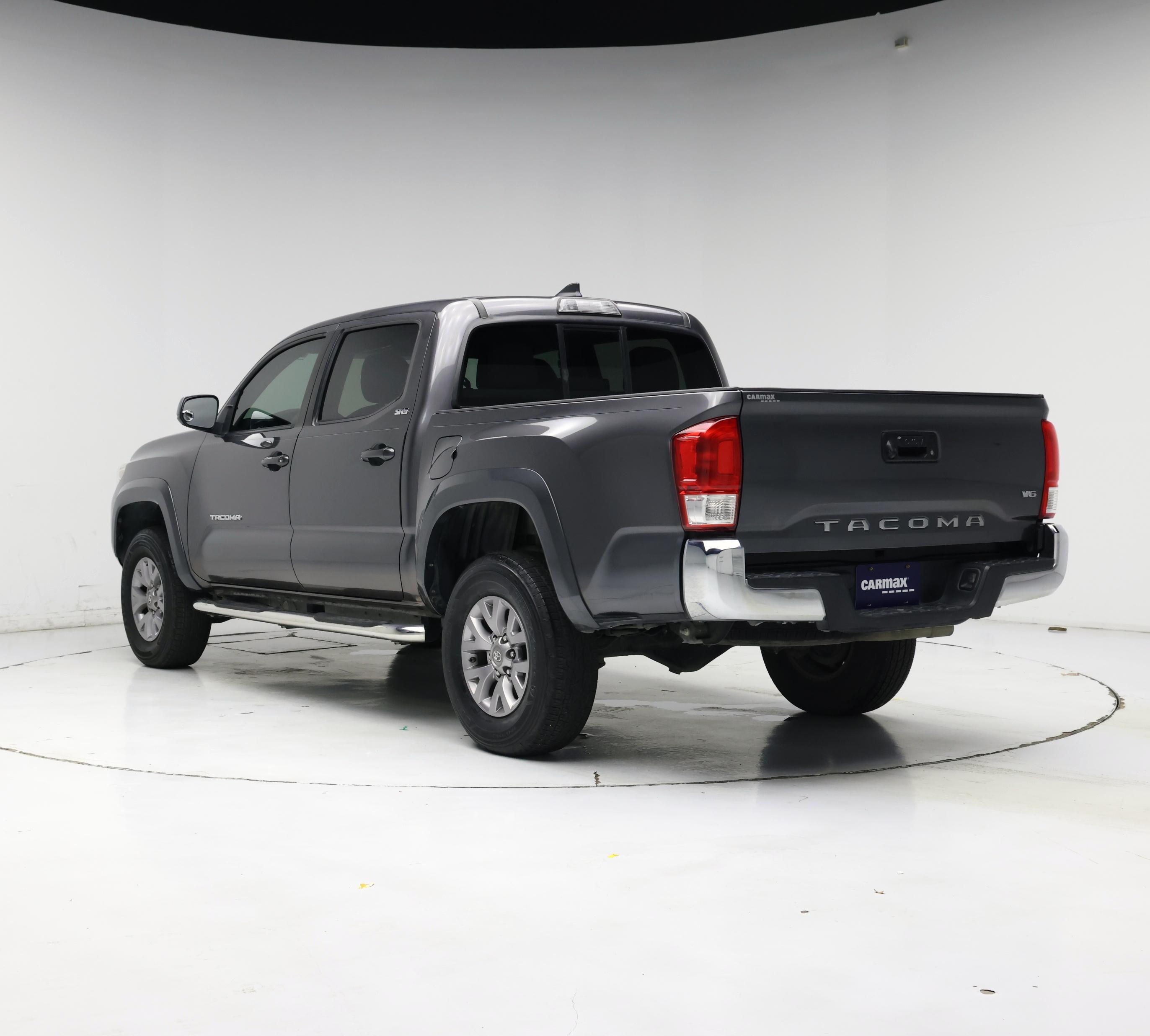 Thumbnail: 2017 Toyota Tacoma - 2