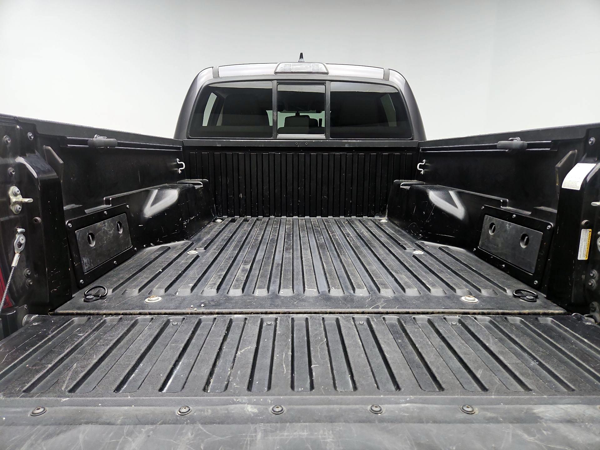 Thumbnail: 2017 Toyota Tacoma - 20