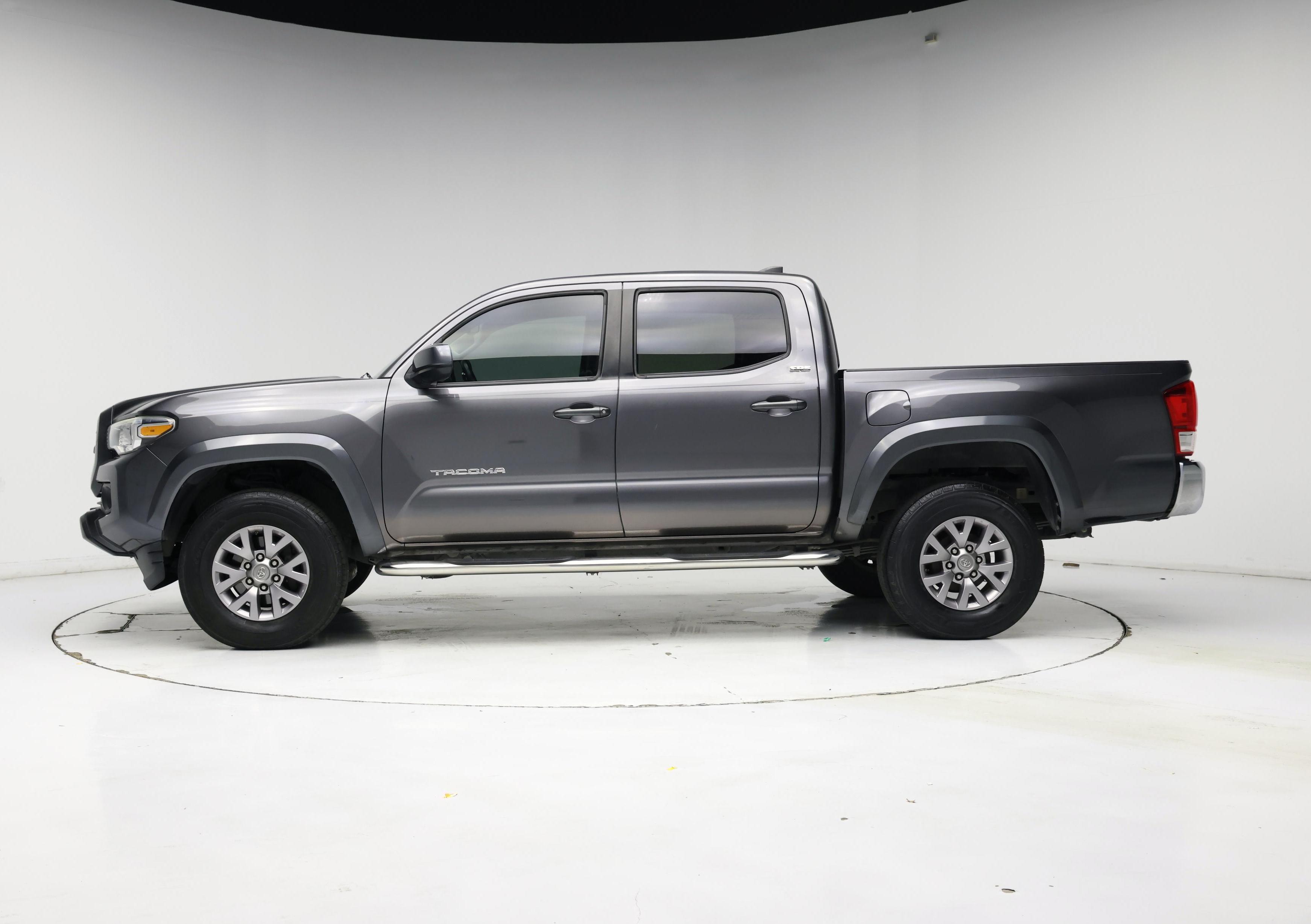 Thumbnail: 2017 Toyota Tacoma - 3