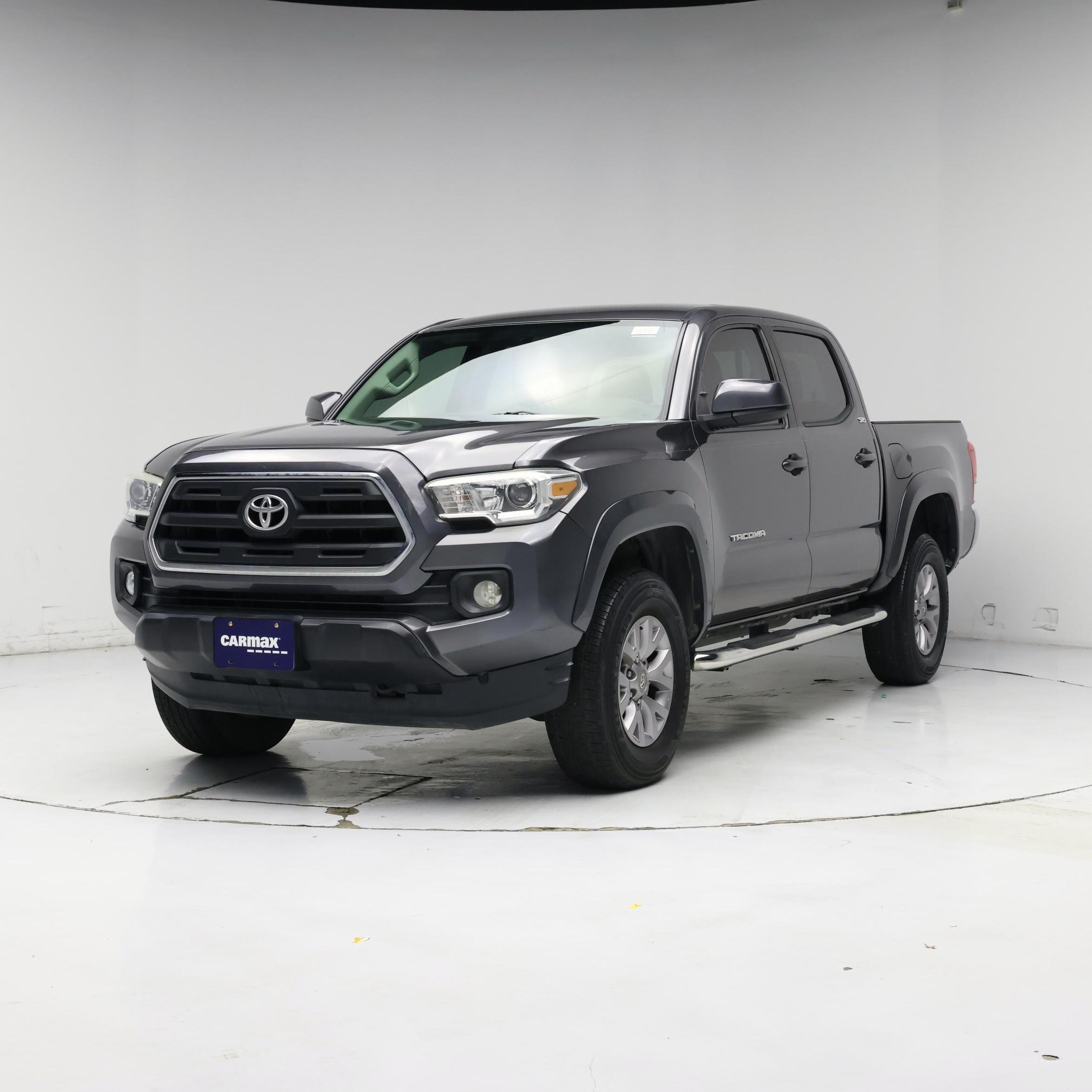 Thumbnail: 2017 Toyota Tacoma - 4