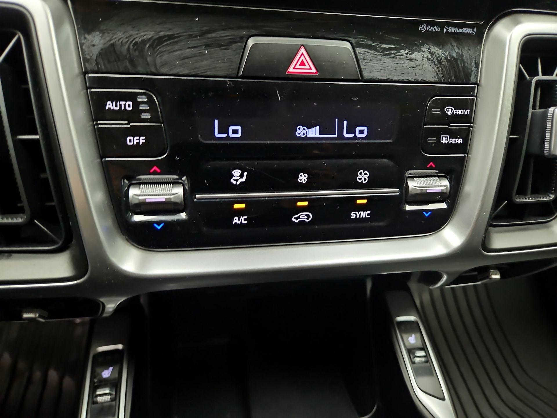 Thumbnail: 2021 Kia Sorento - 16