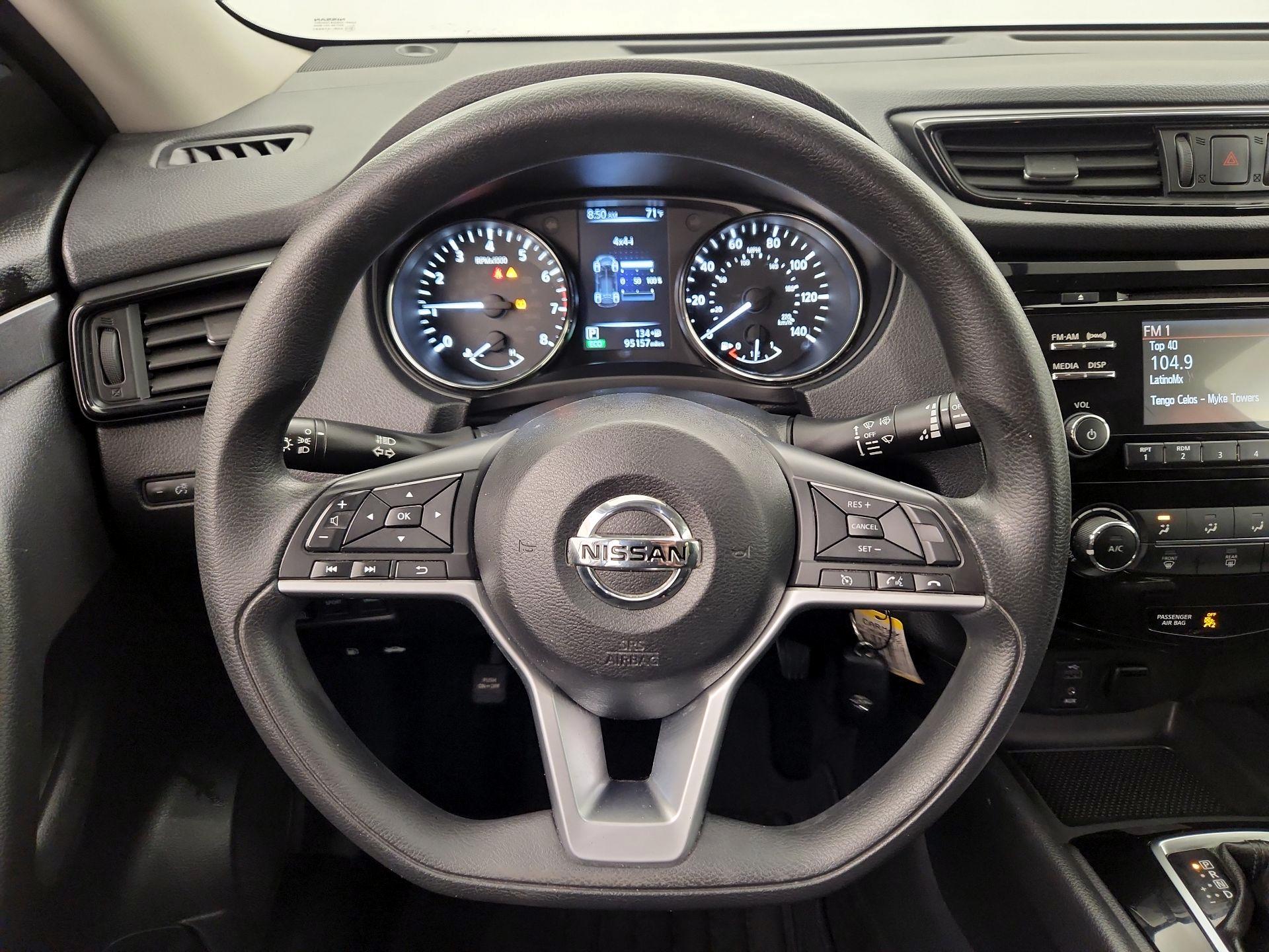 Thumbnail: 2017 Nissan Rogue - 10