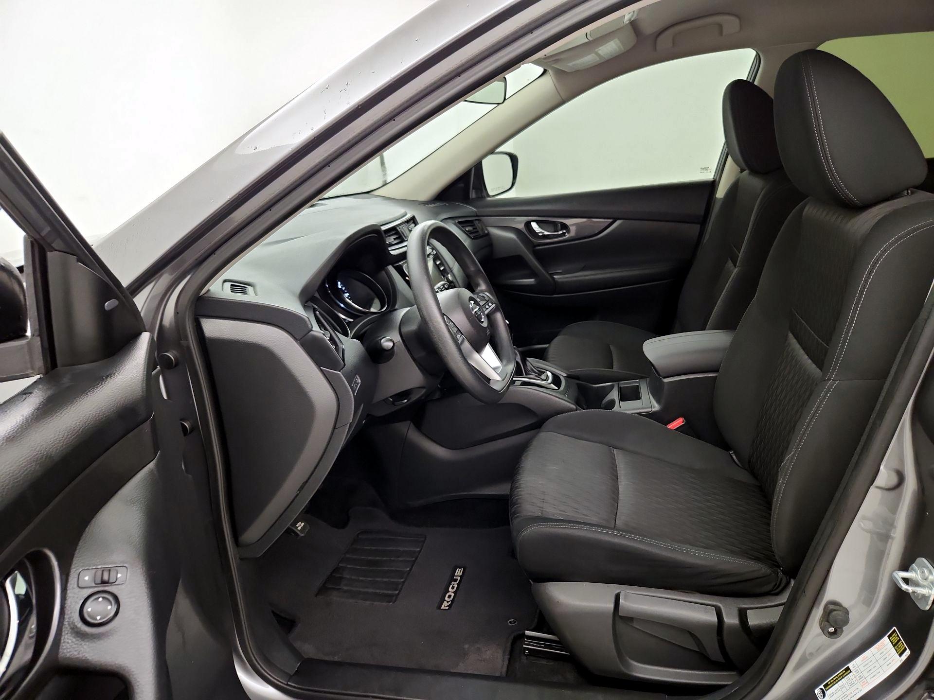 Thumbnail: 2017 Nissan Rogue - 11