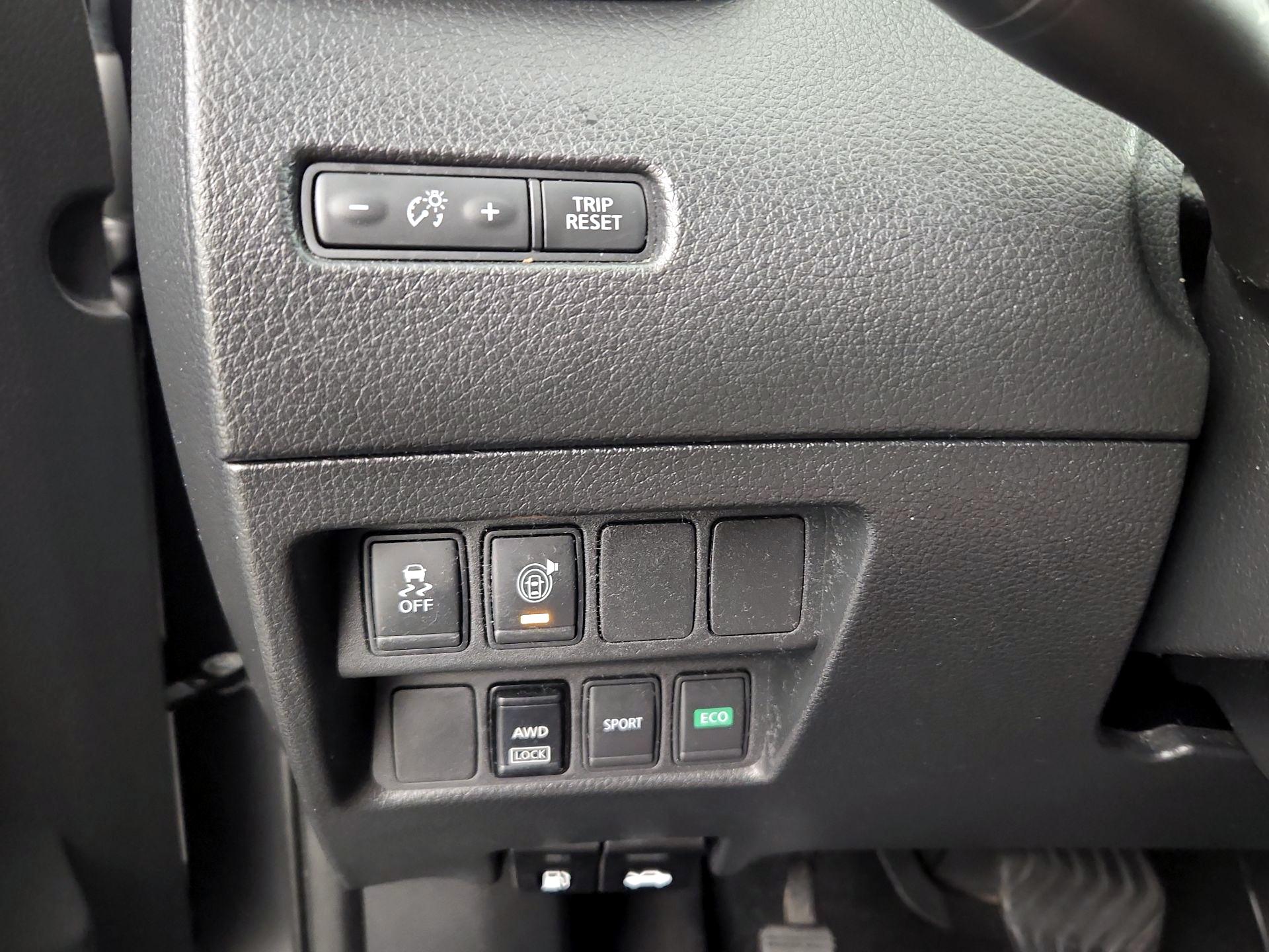 Thumbnail: 2017 Nissan Rogue - 13