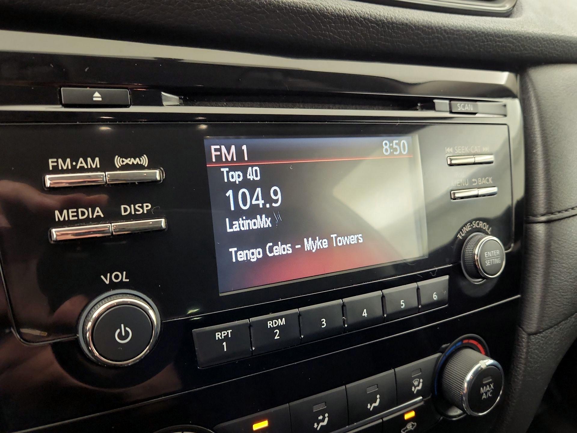 Thumbnail: 2017 Nissan Rogue - 15