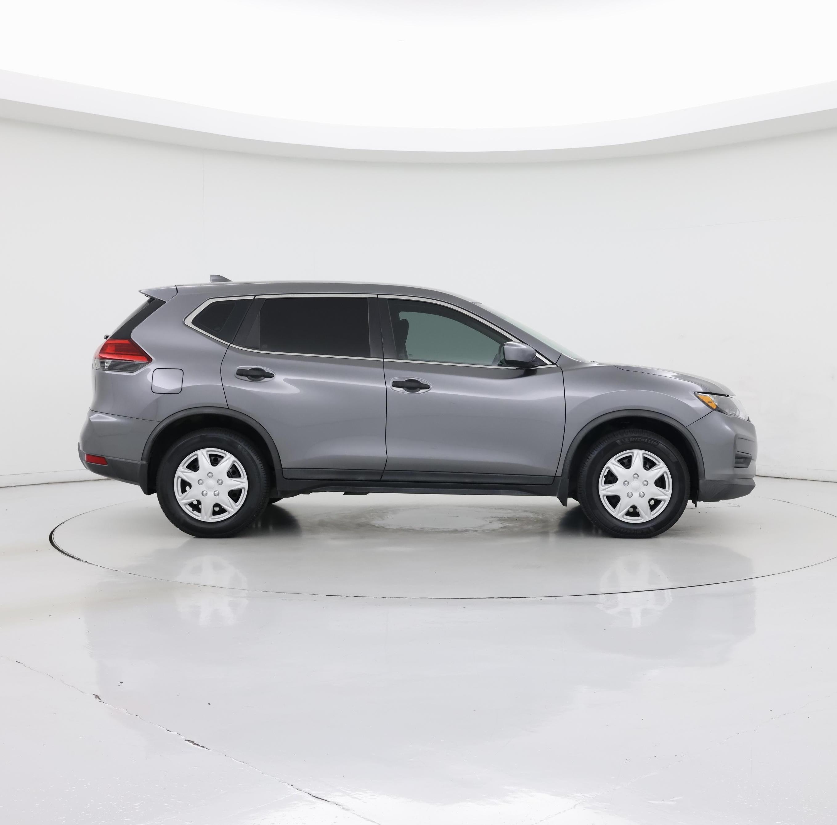 Thumbnail: 2017 Nissan Rogue - 7